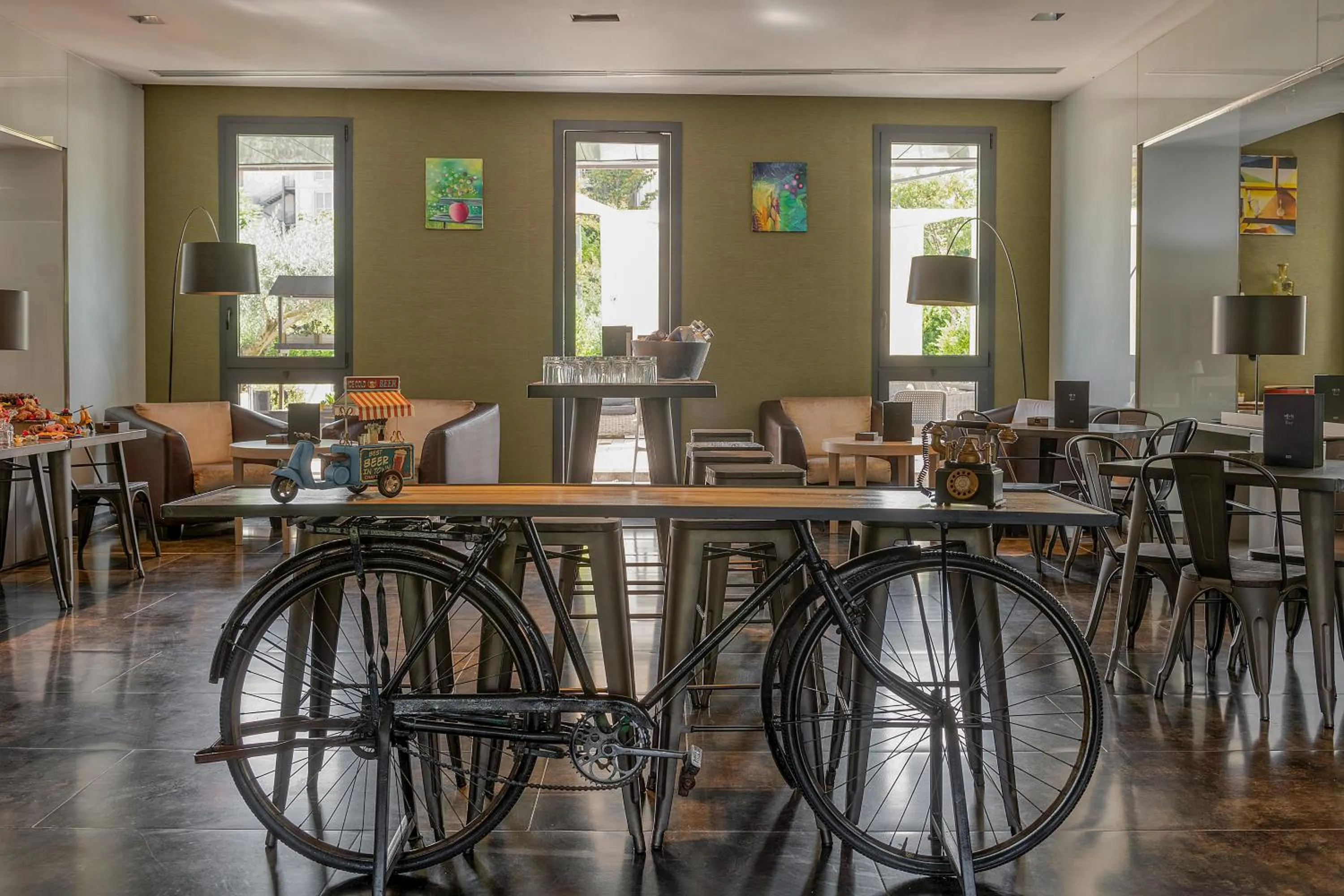 Lounge or bar in H10 Roma Città