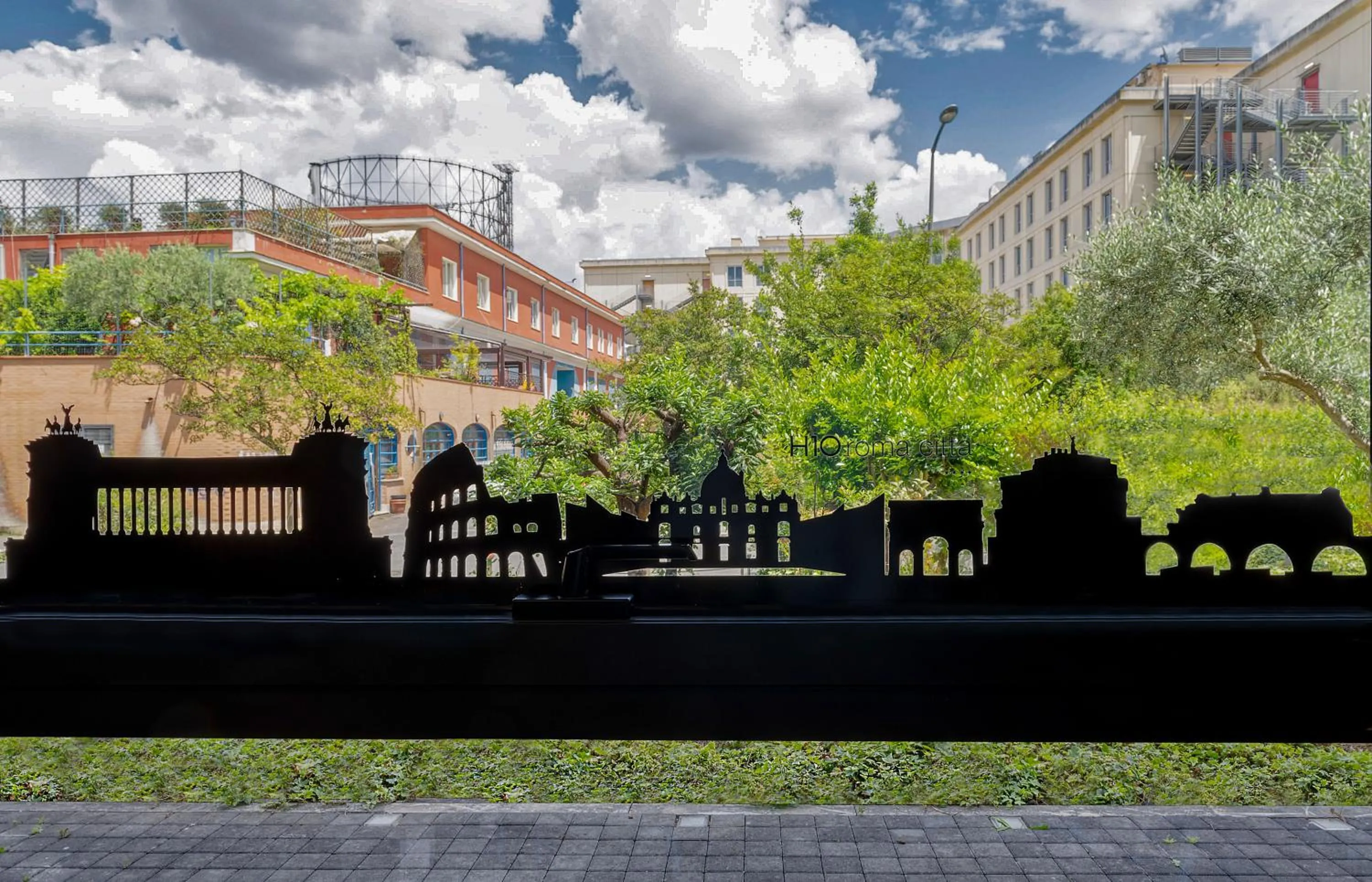 Restaurant/places to eat in H10 Roma Città