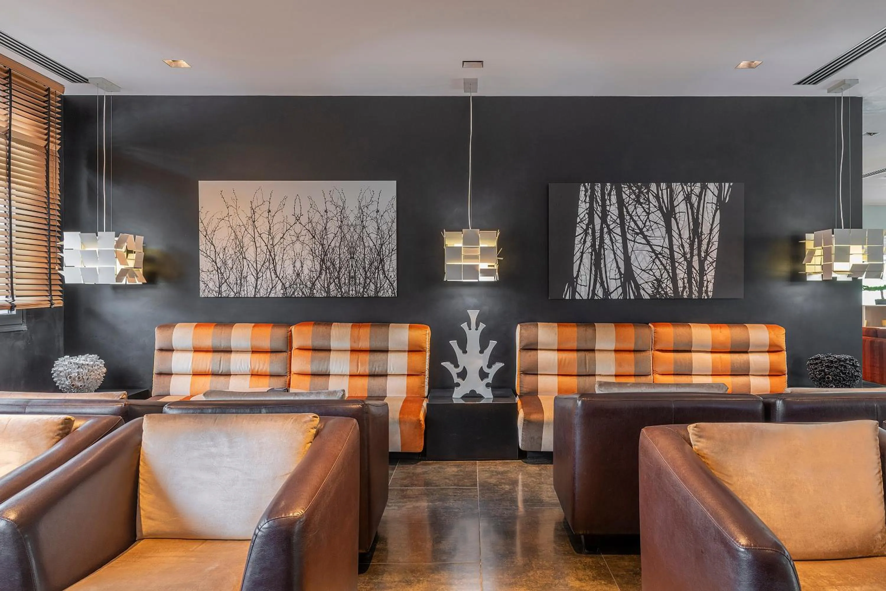 Lounge or bar in H10 Roma Città