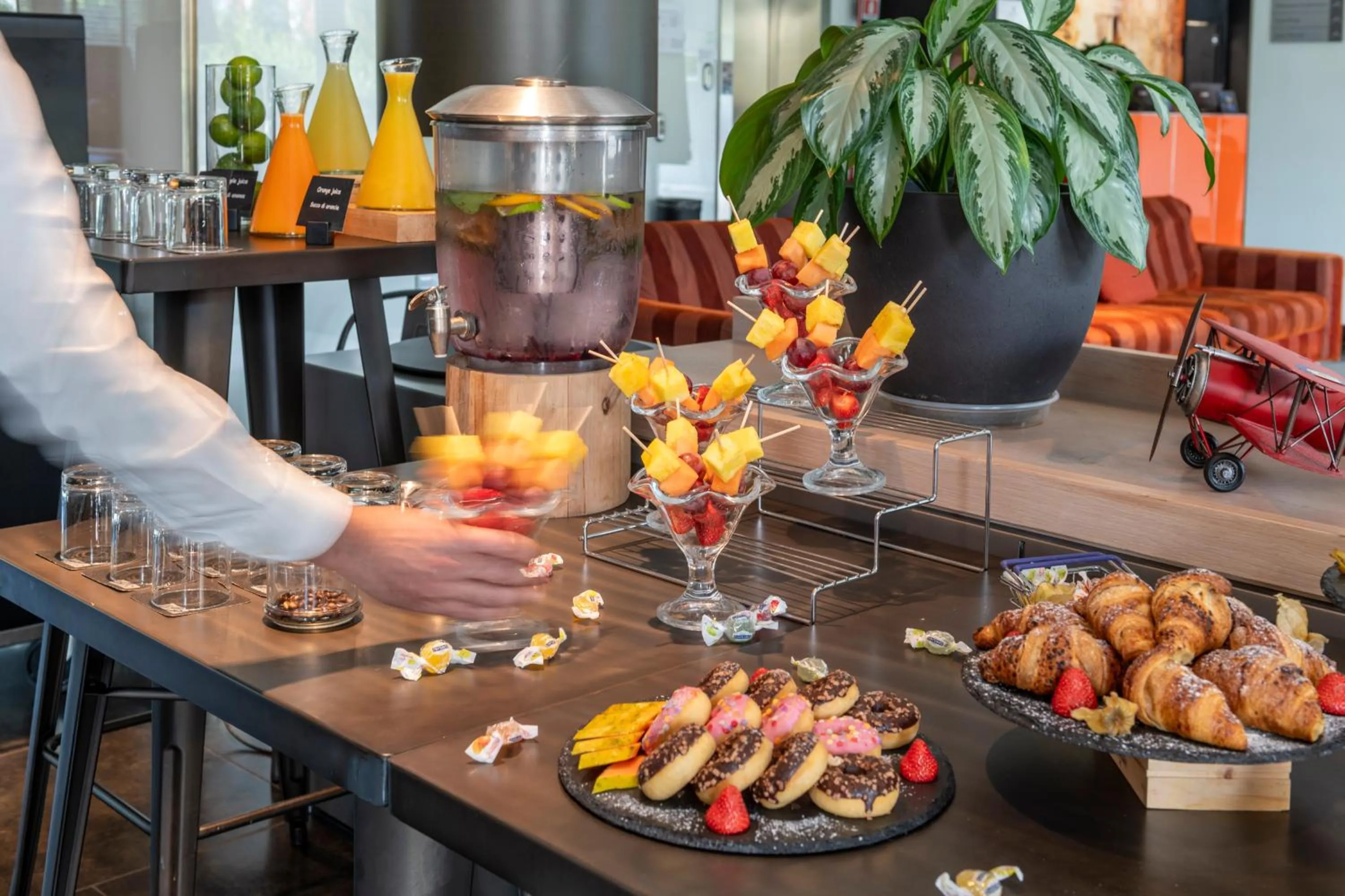 Lounge or bar in H10 Roma Città