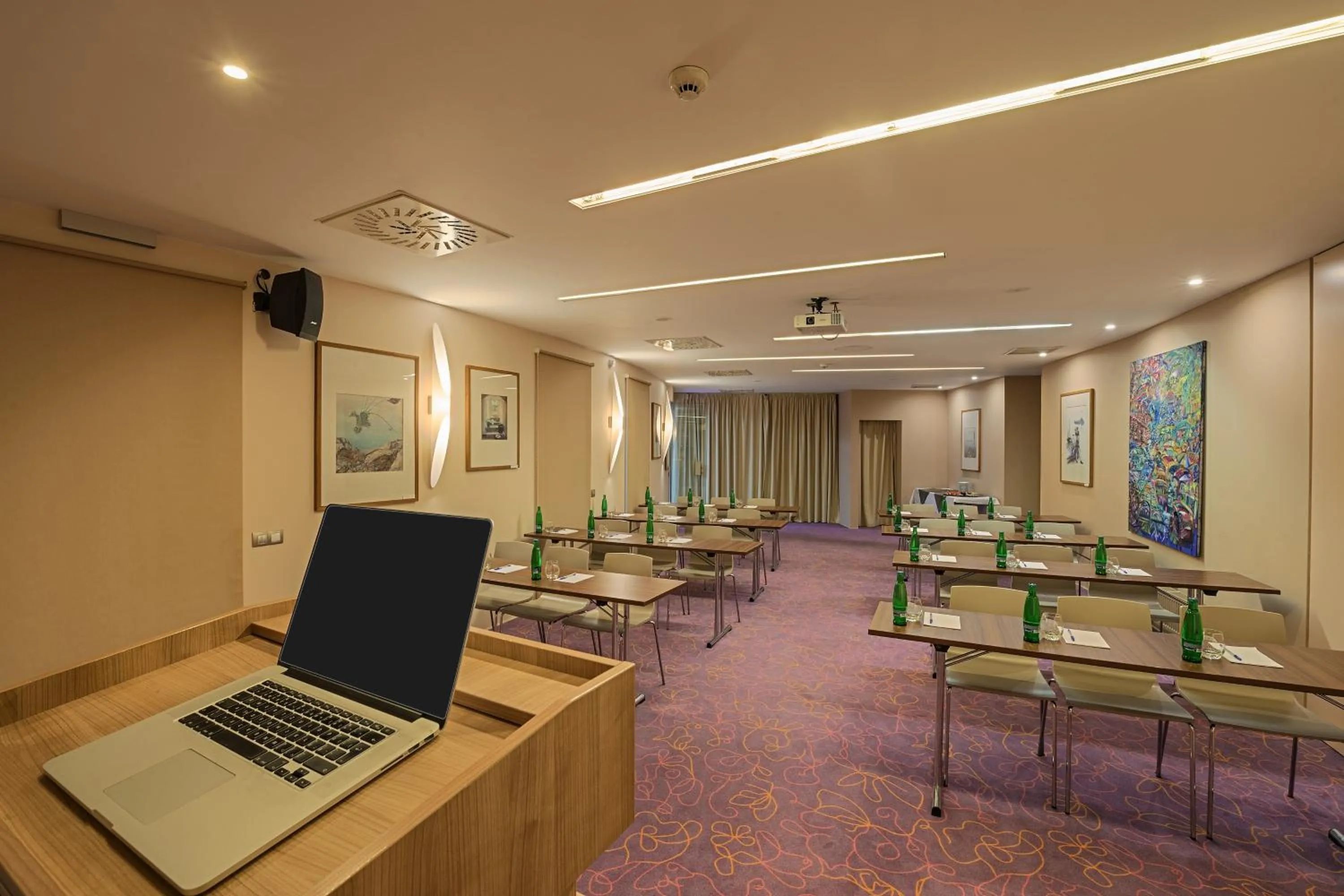 Business facilities in Grund Resort Golf and Ski