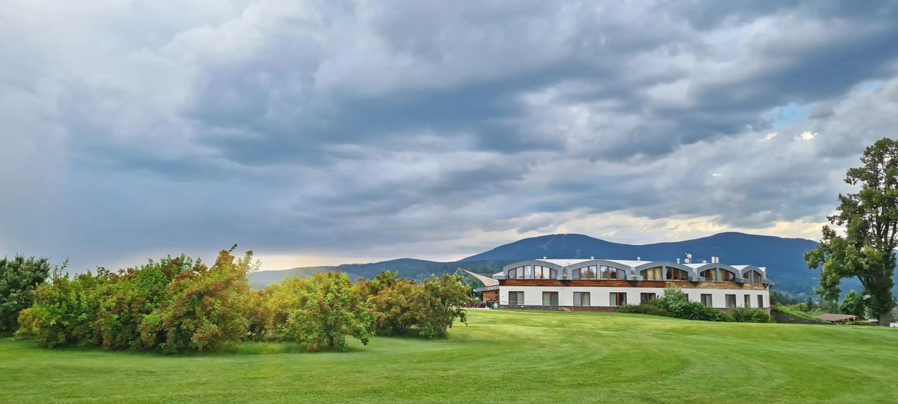 Facade/entrance in Grund Resort Golf and Ski