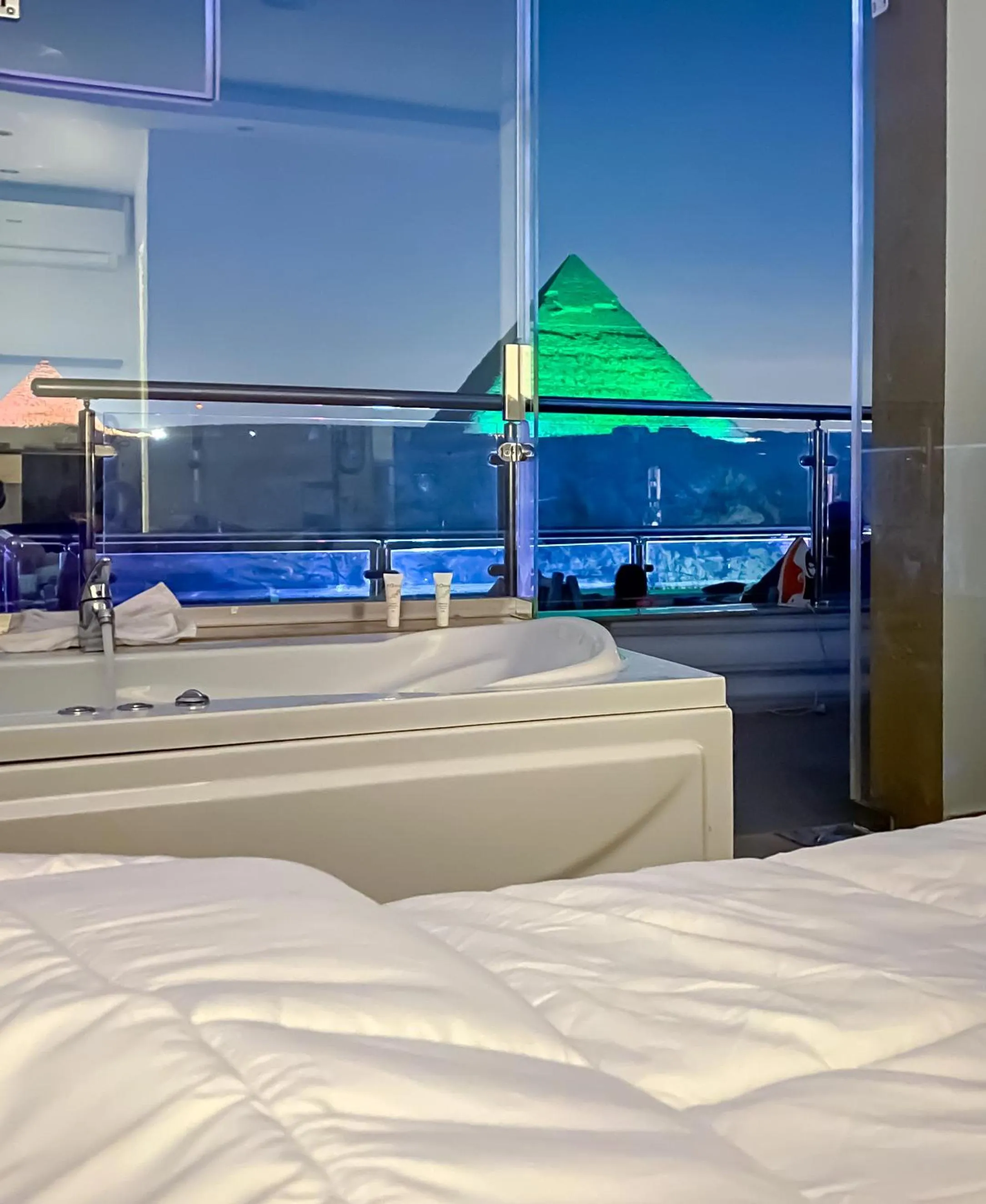 Bed in Best View Pyramids Hotel