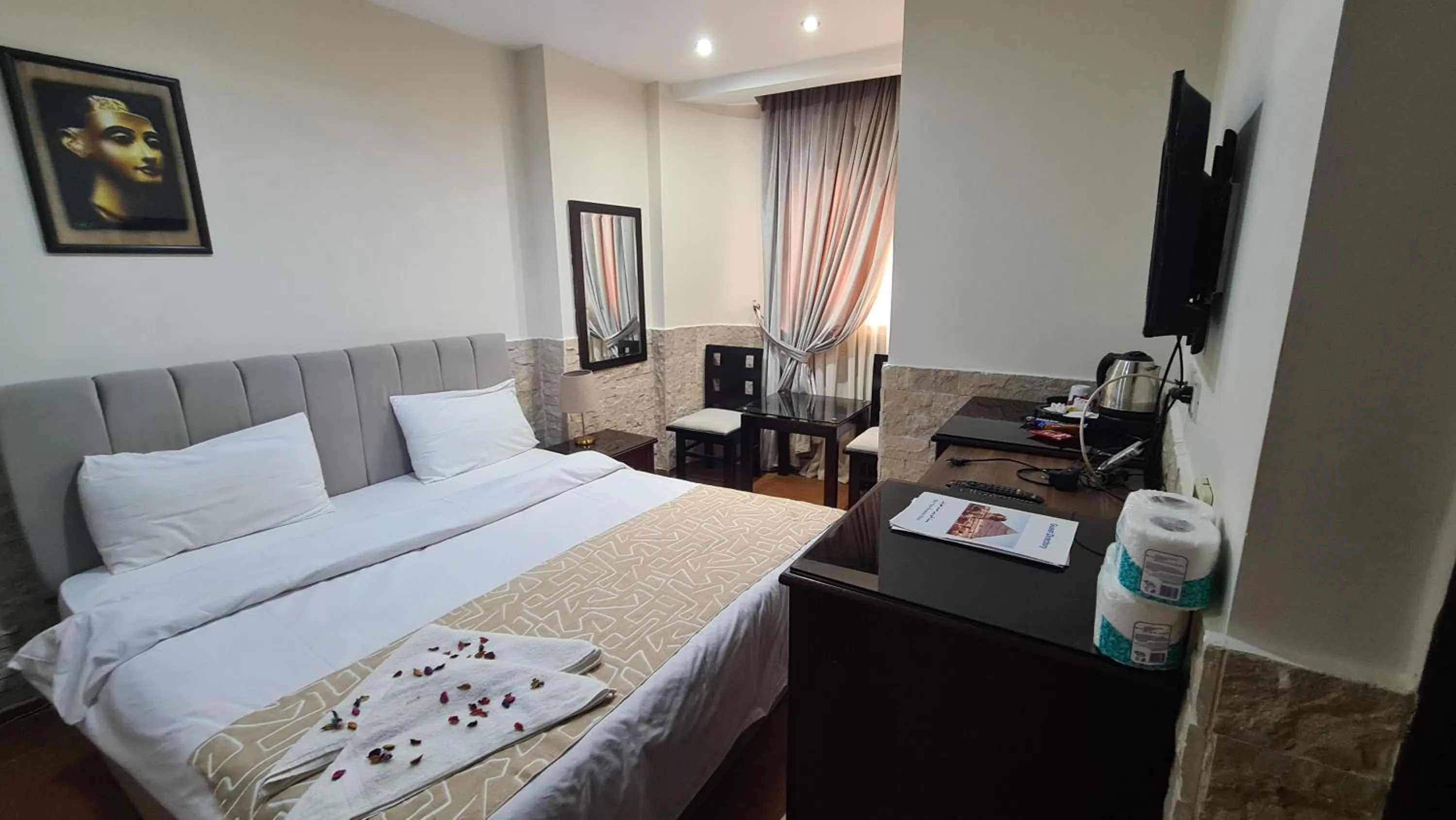 Bed in Best View Pyramids Hotel