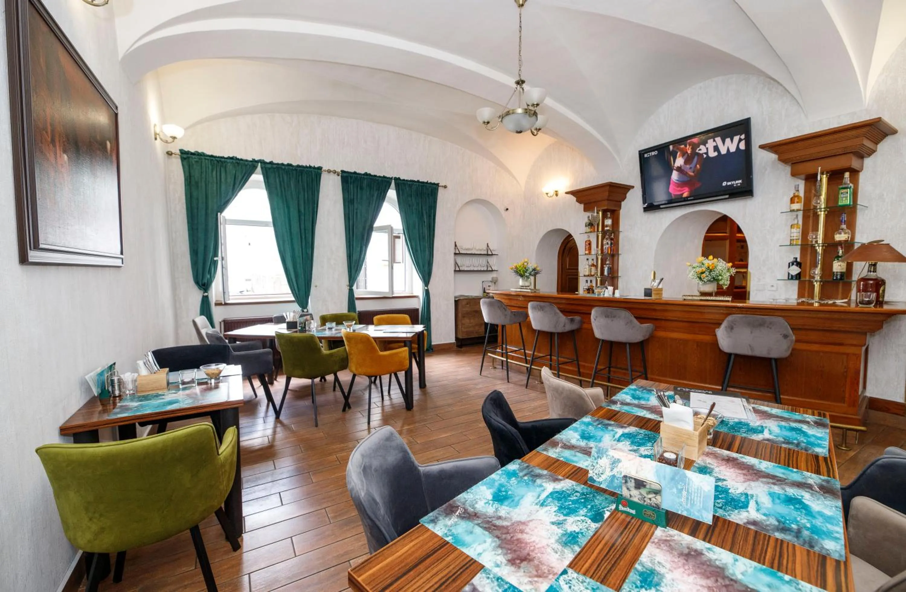 Restaurant/places to eat in Hotel Radnice