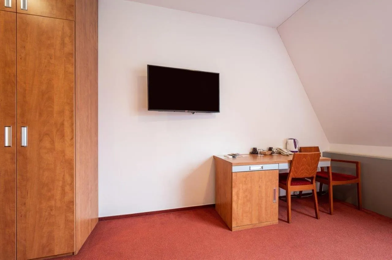 TV and multimedia in Ruby Blue