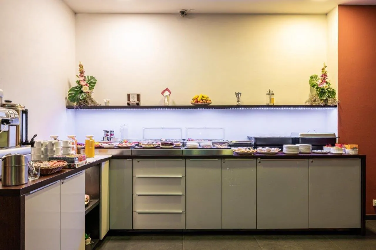 Restaurant/places to eat in Ruby Blue