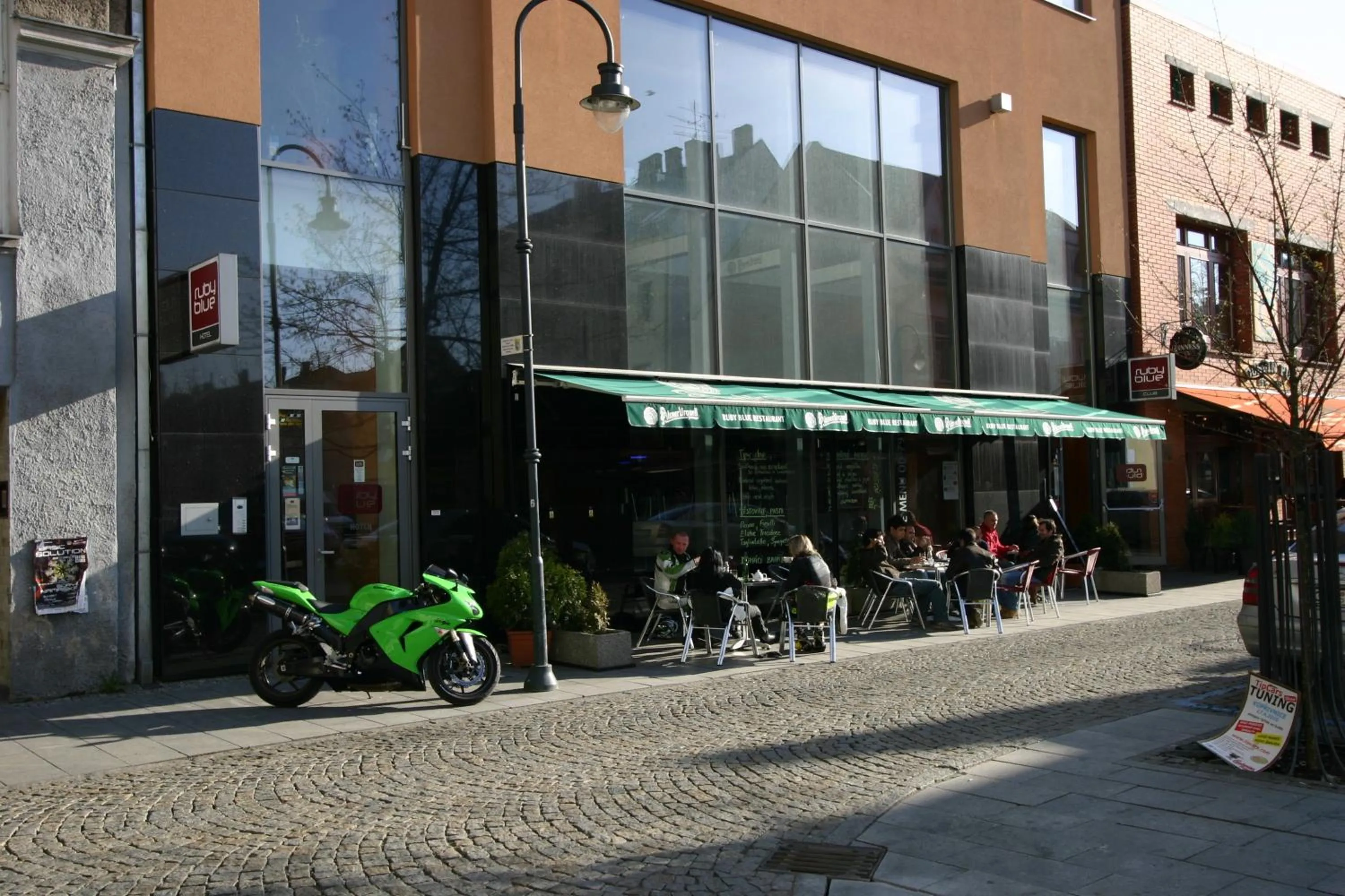 Facade/entrance in Ruby Blue