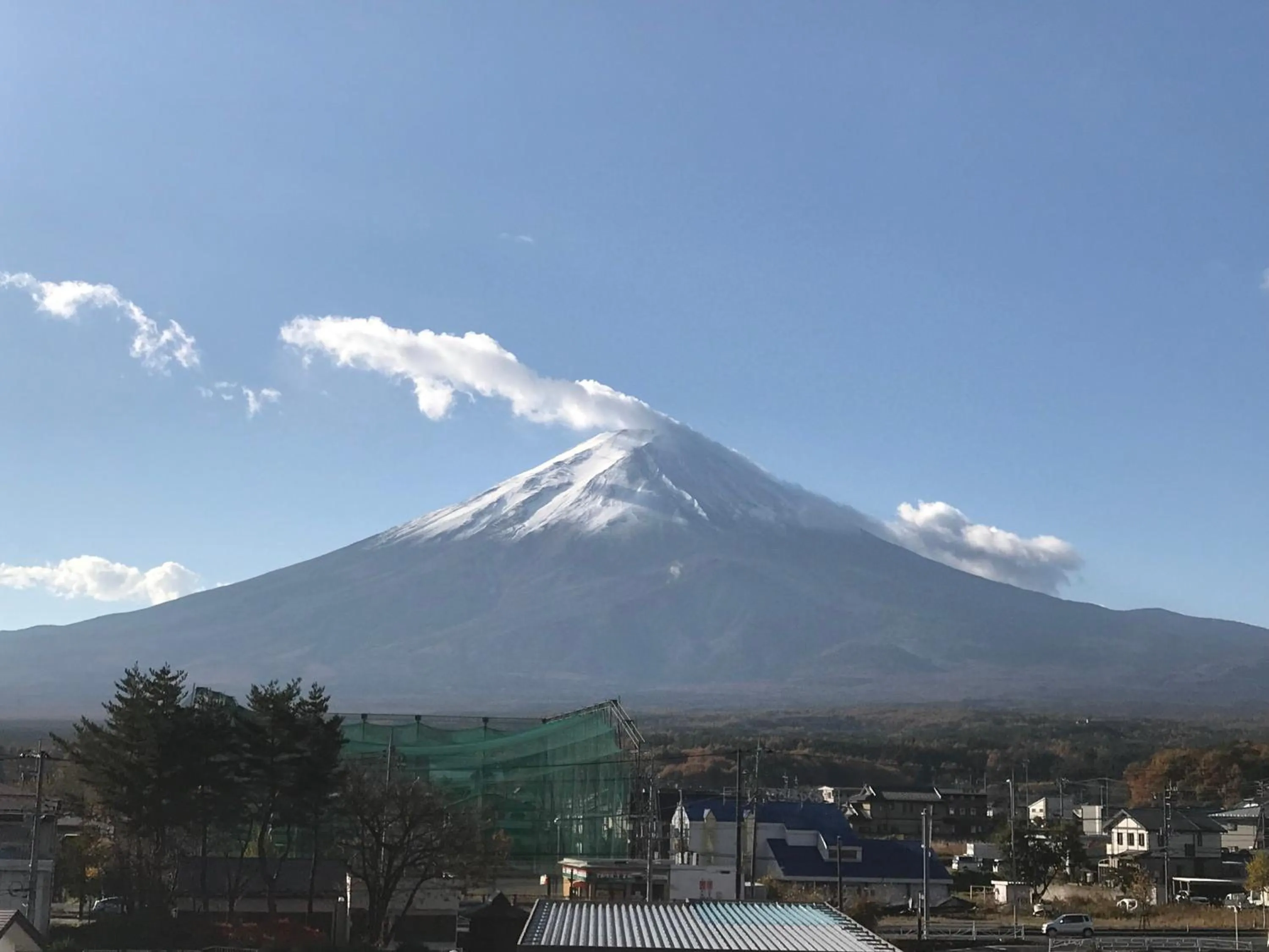 Mountain view in K's House Fuji View - Travelers Hostel