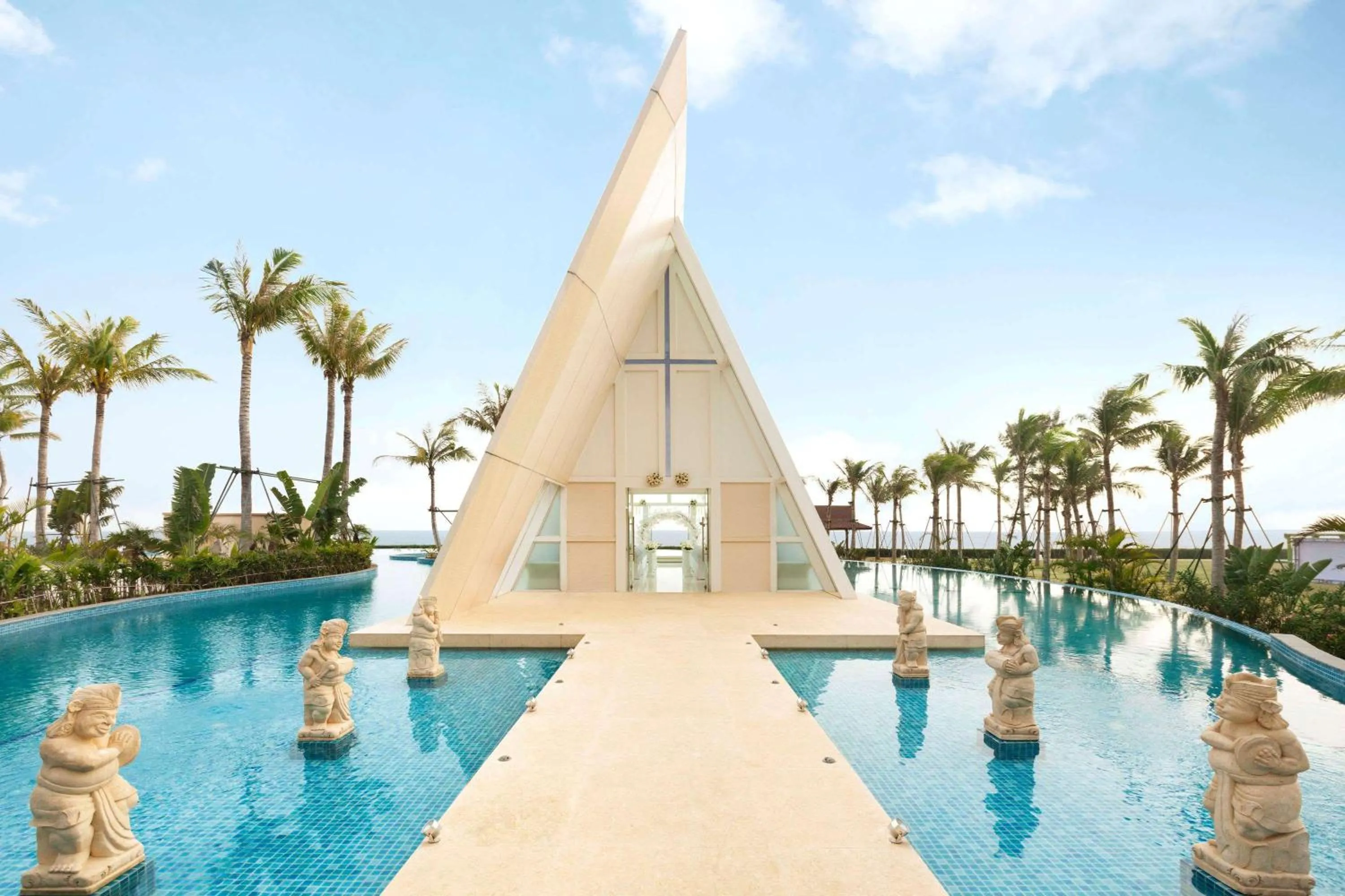 On site, Swimming Pool in Wyndham Maoming