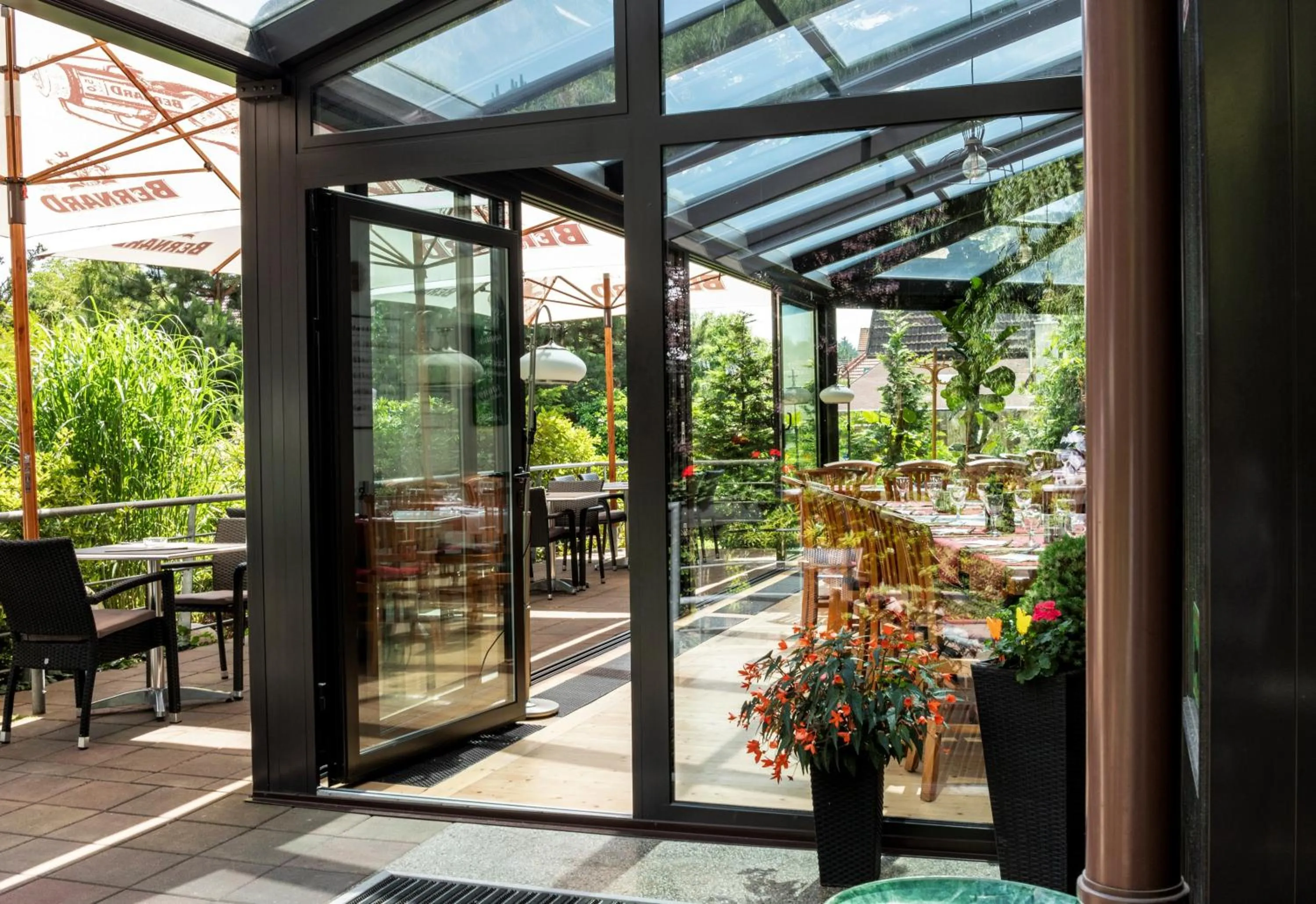 Restaurant/places to eat in Pavilon