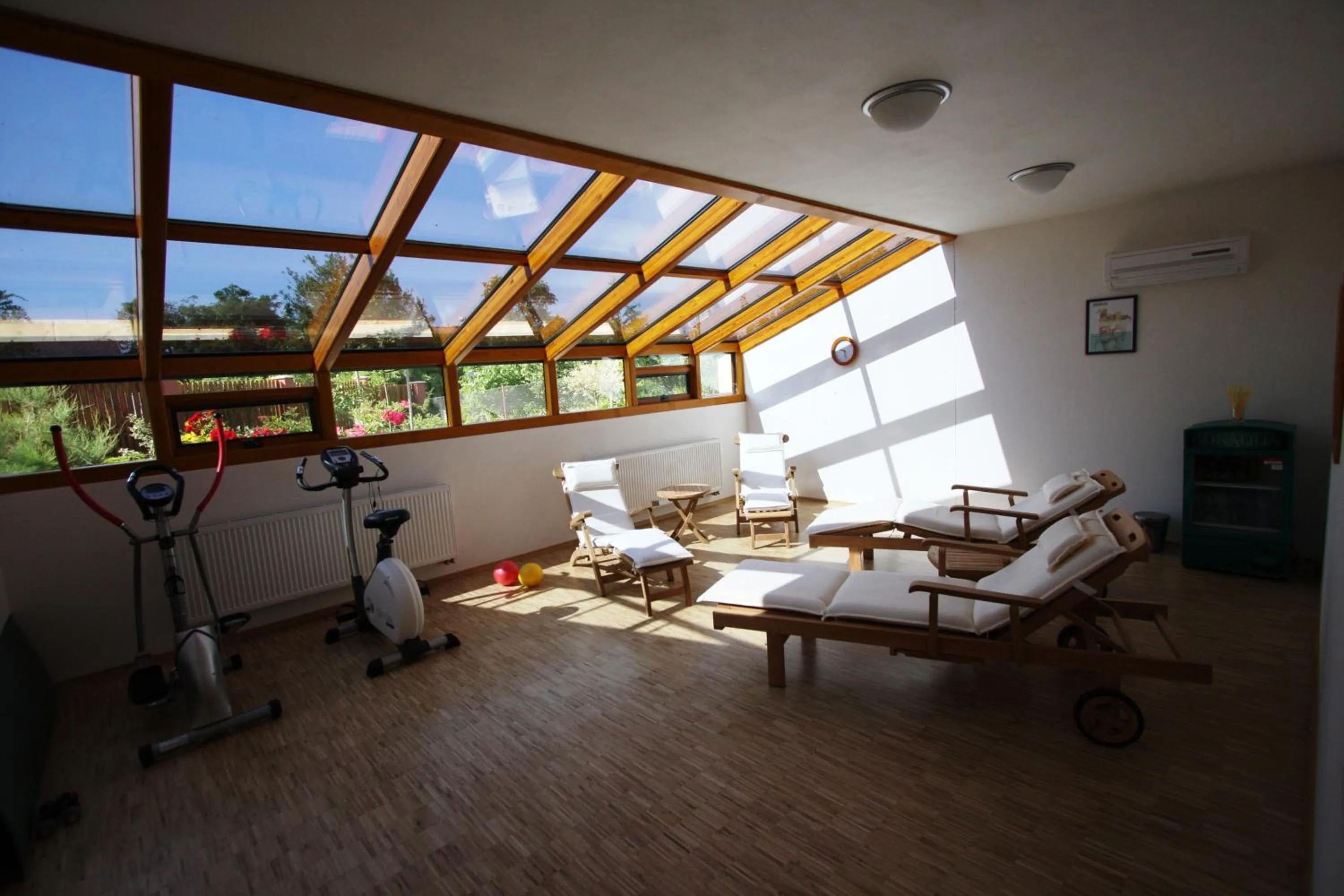 Area and facilities in Pavilon