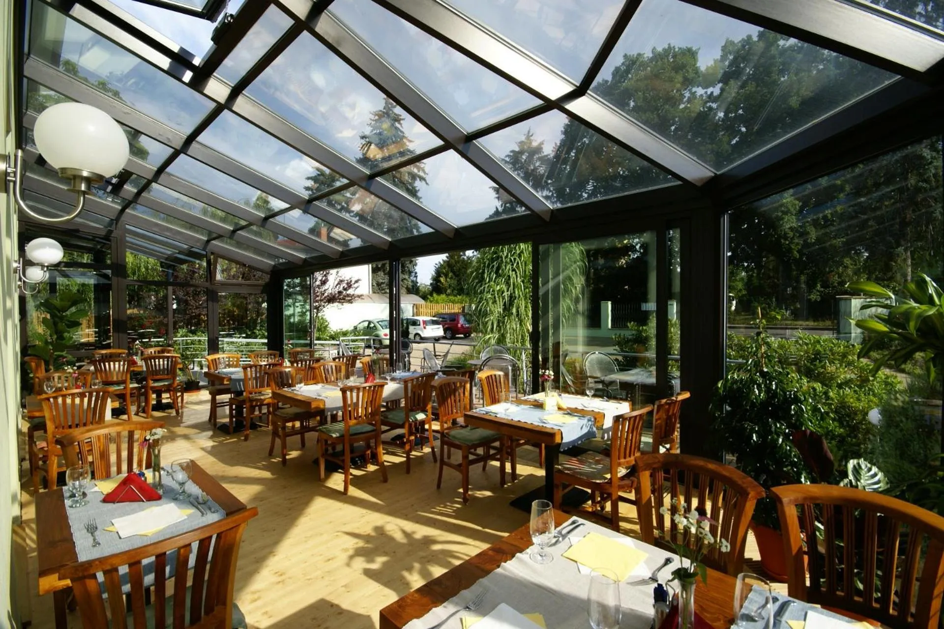 Restaurant/places to eat in Pavilon