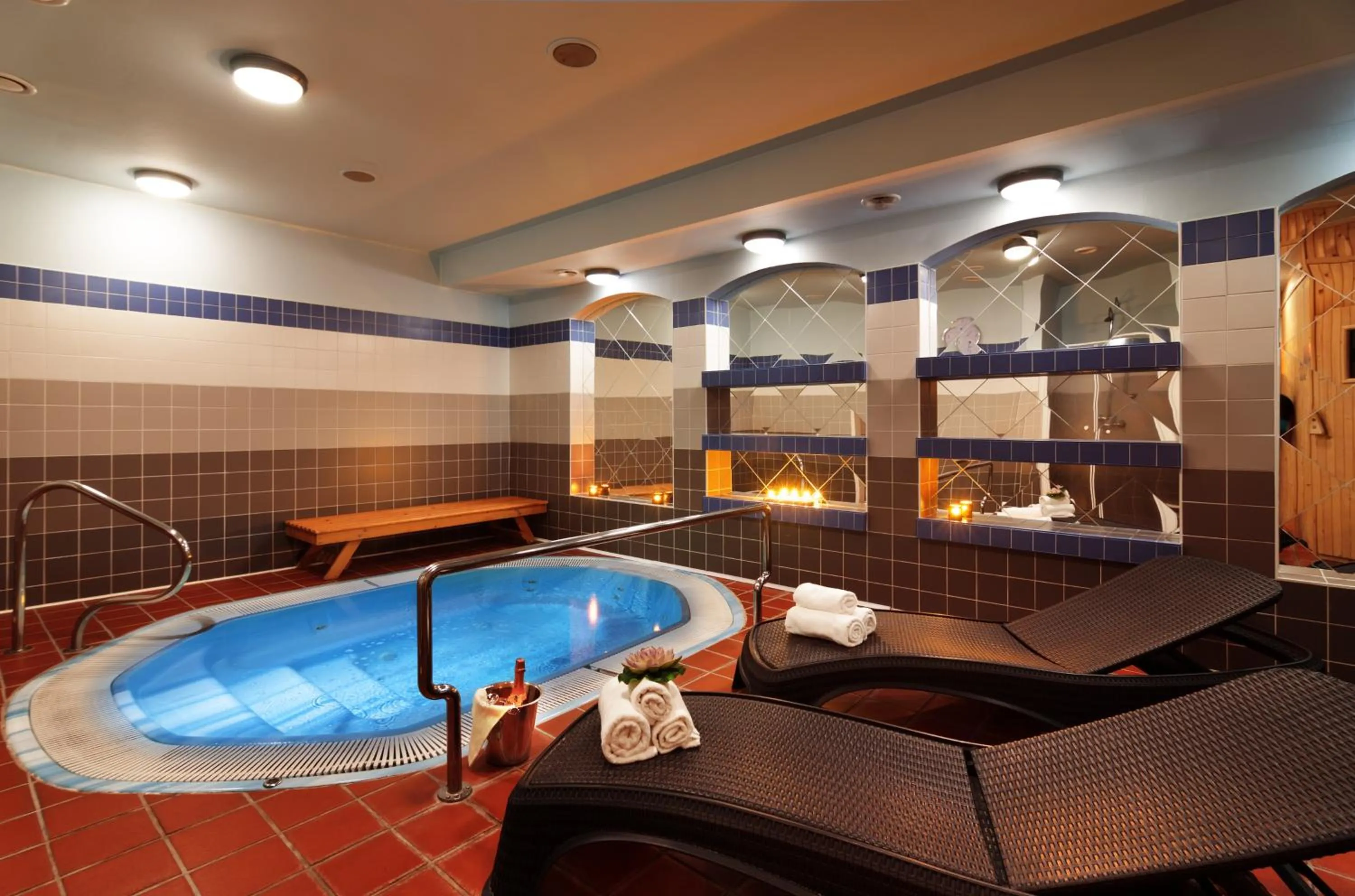 Hot Tub in Hotel Zátiší