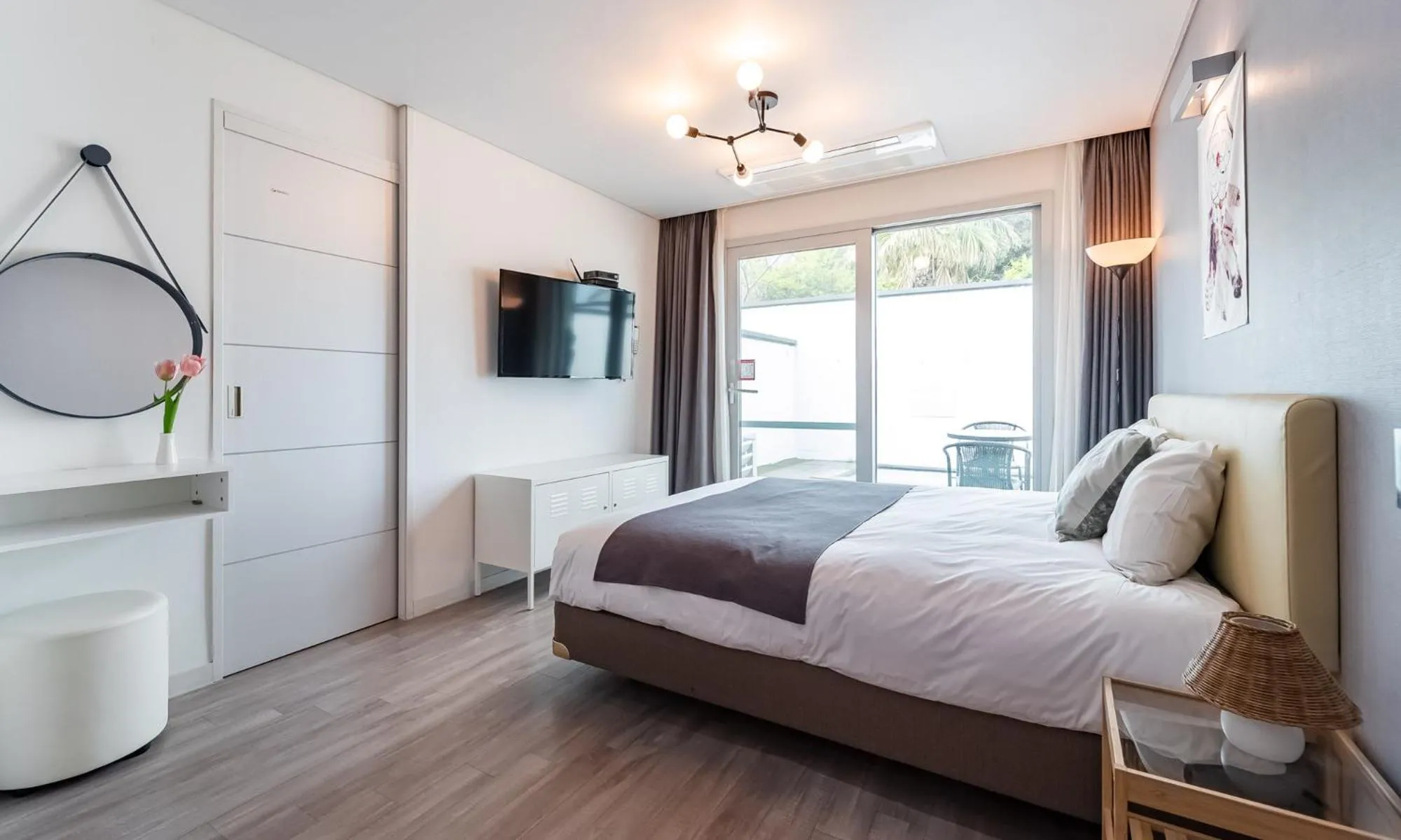 Photo of the whole room, Bed in Pool Villa Sorang