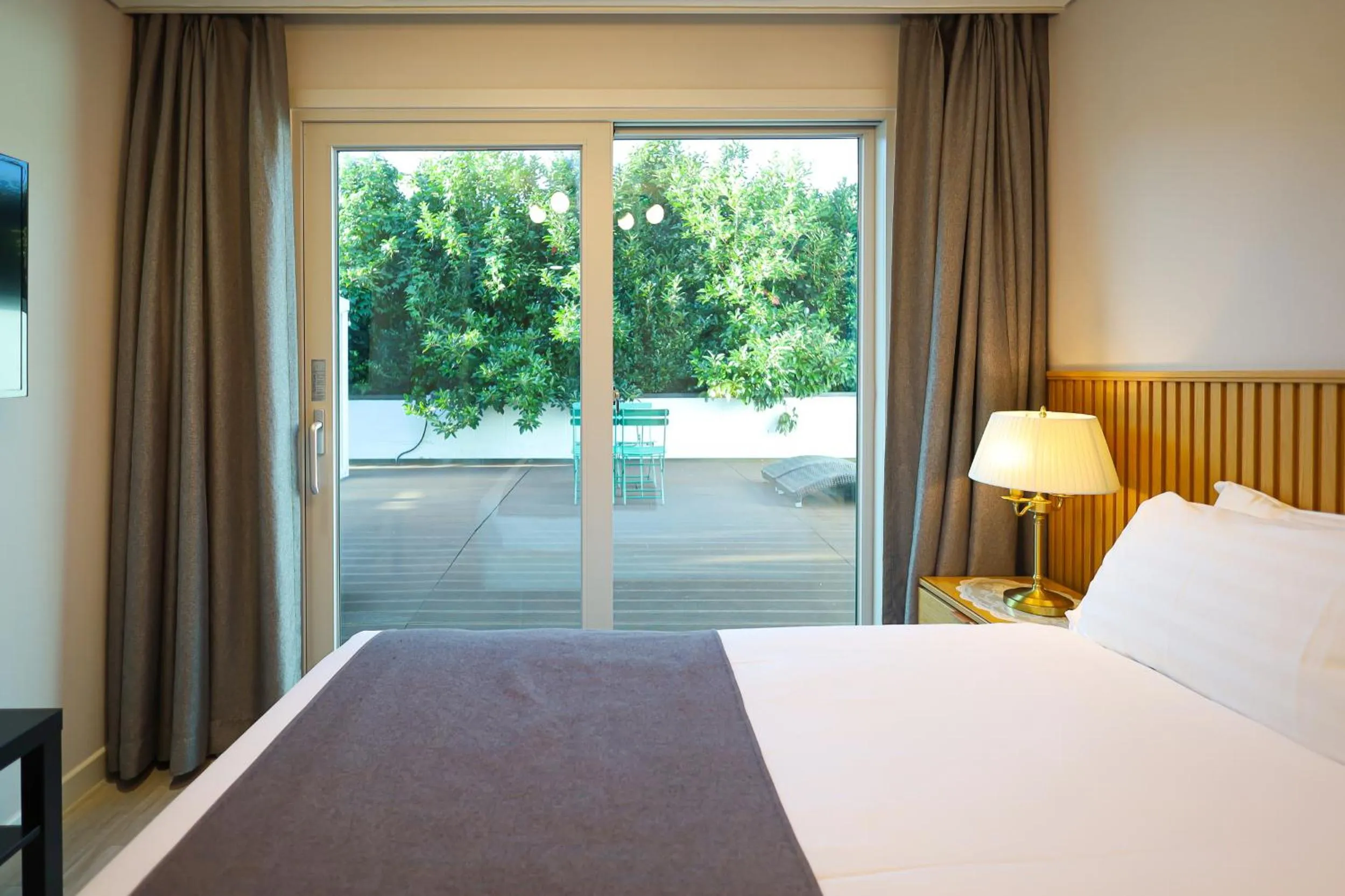 Bed in Pool and Villa Sorang