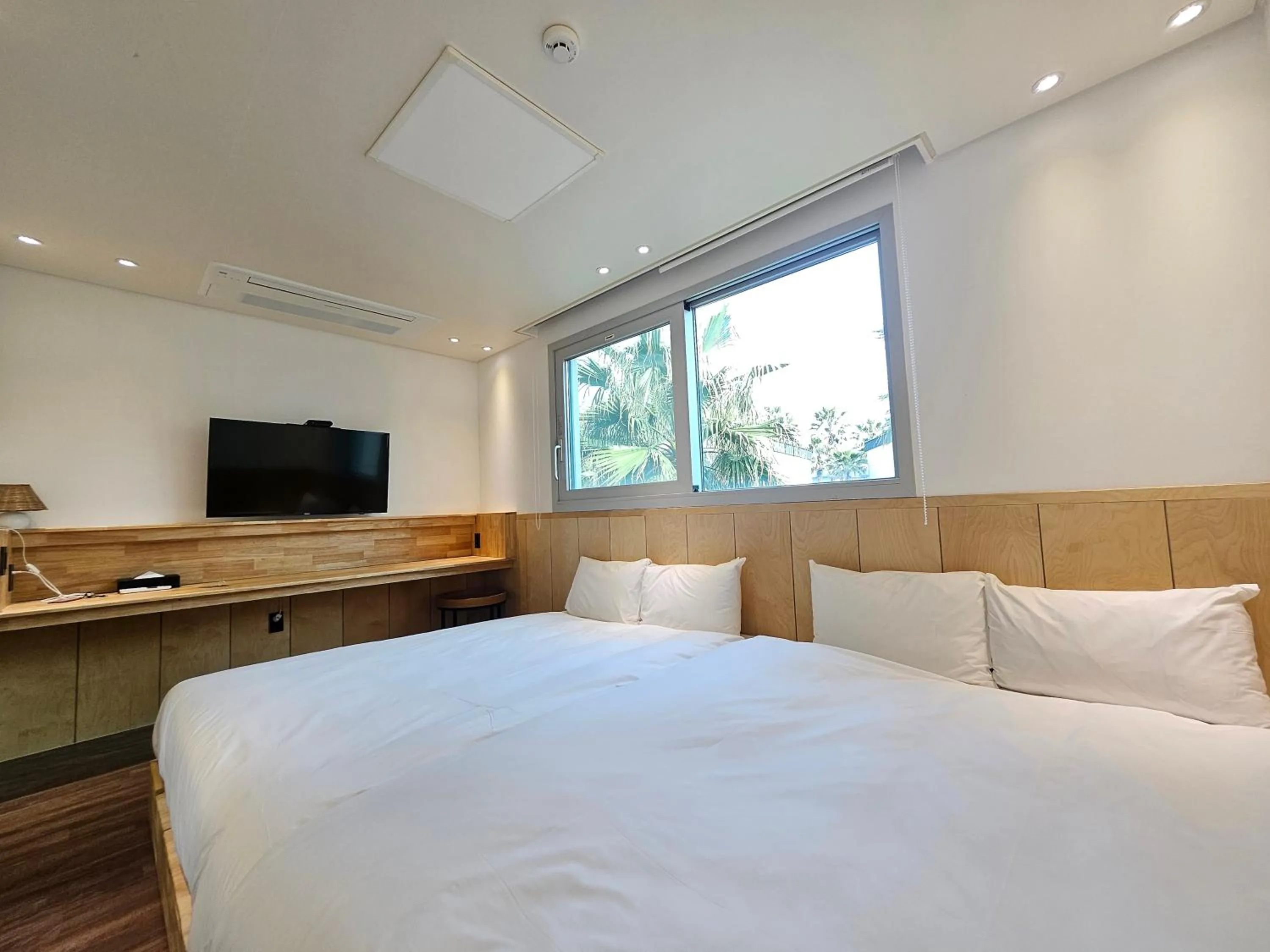 Bedroom, Bed in Pool and Villa Sorang