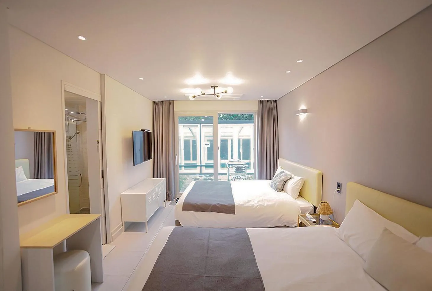 Bed in Pool Villa Sorang