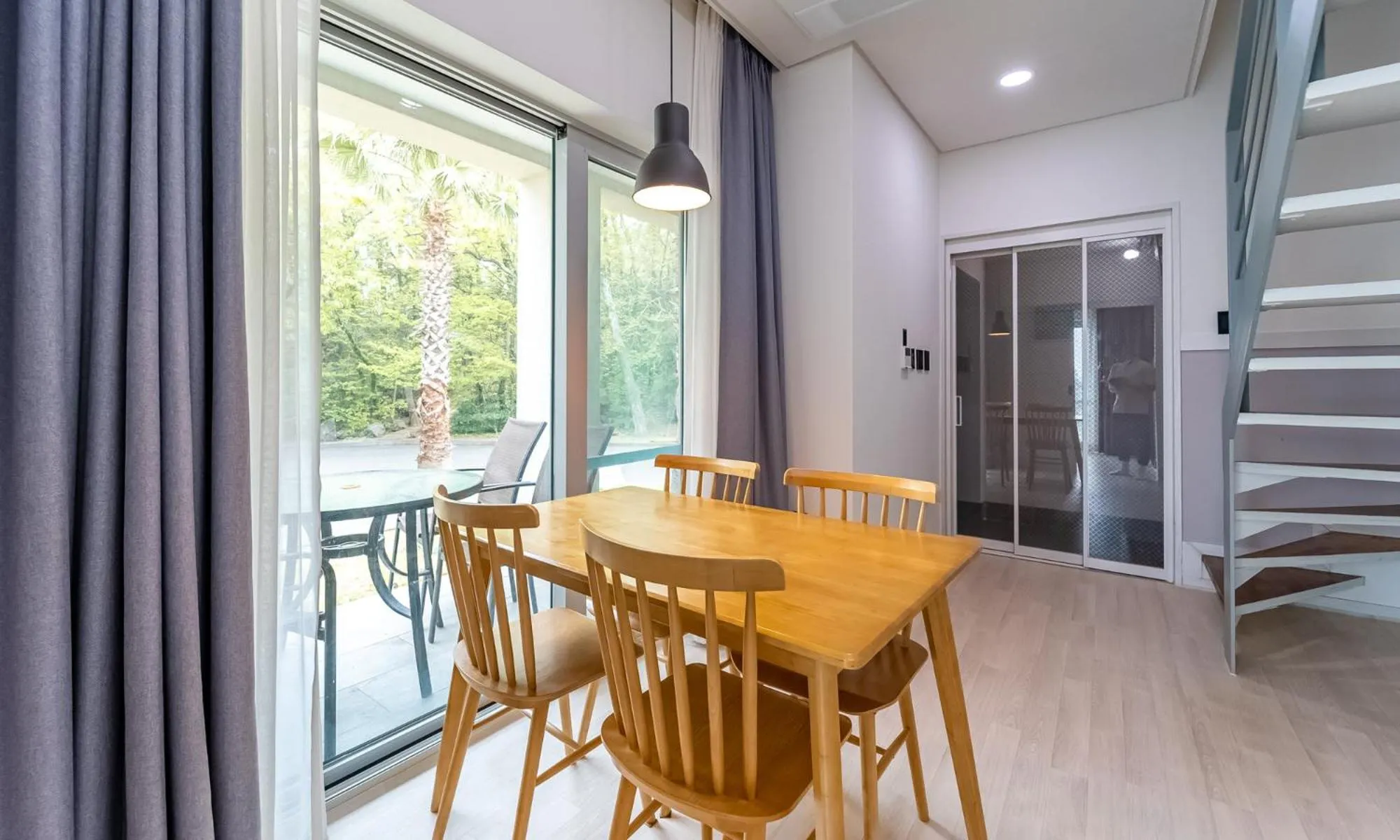 Dining Area in Pool Villa Sorang