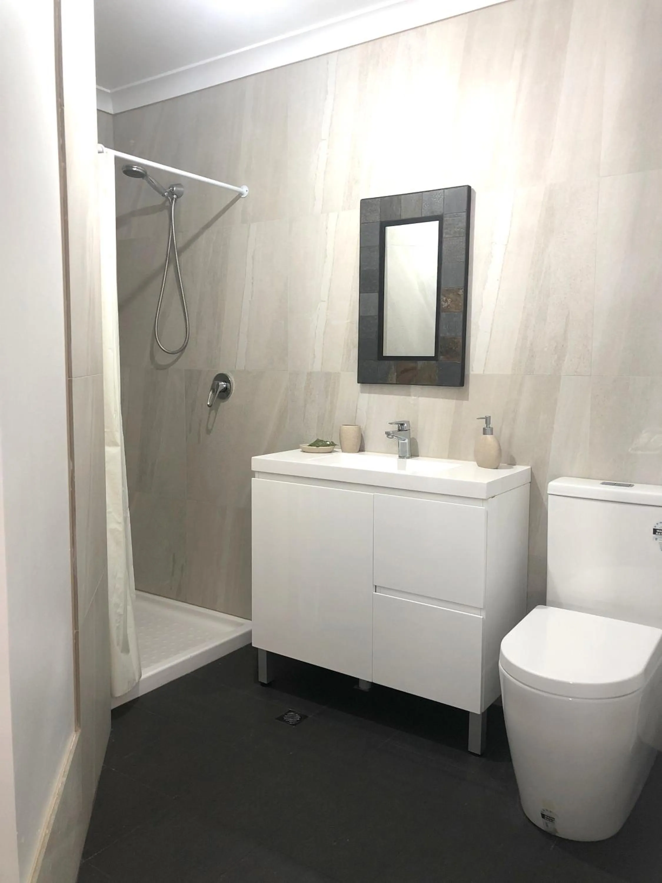 Bathroom in Busselton Ithaca Motel