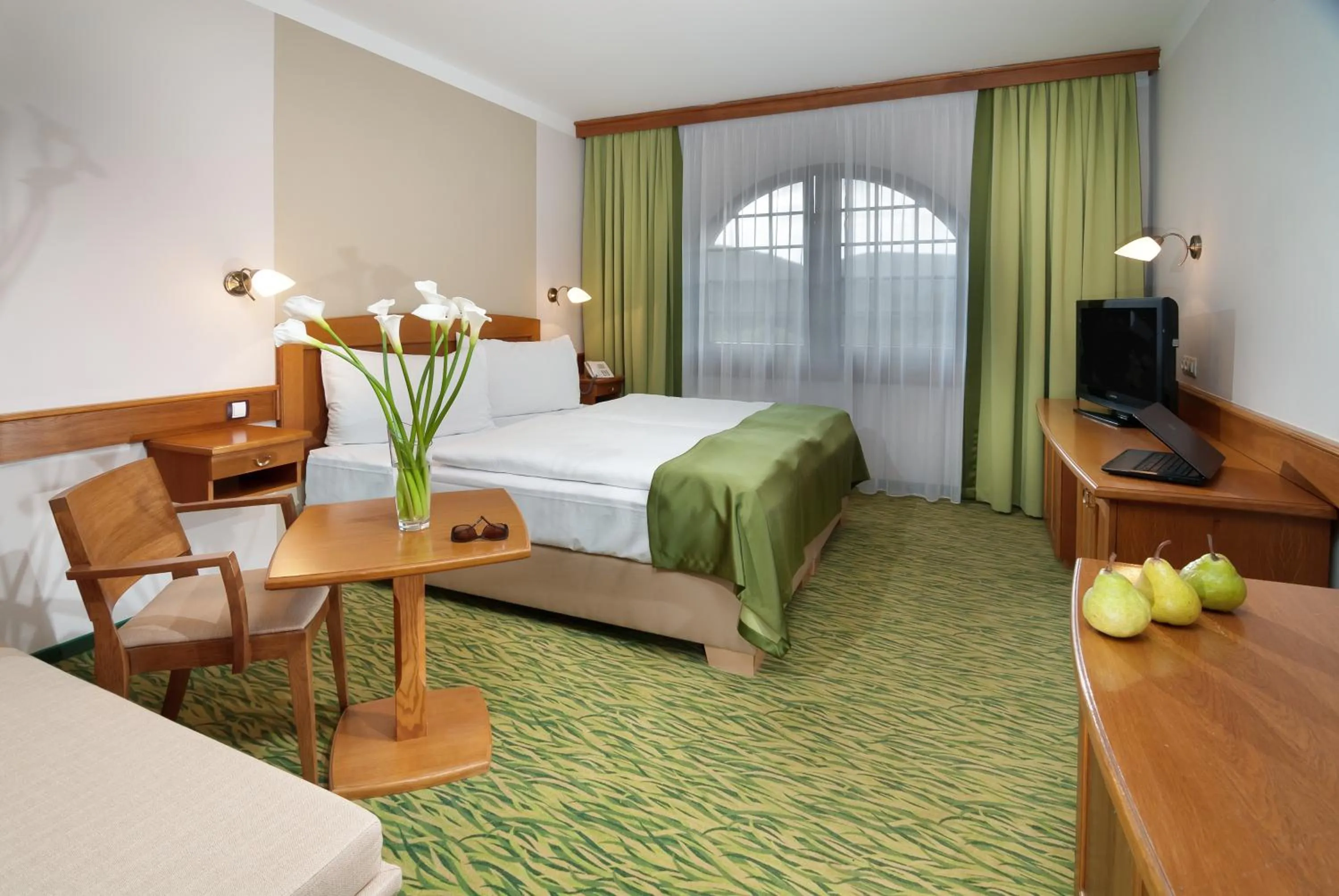 TV and multimedia, Bed in Wellness Hotel Windsor