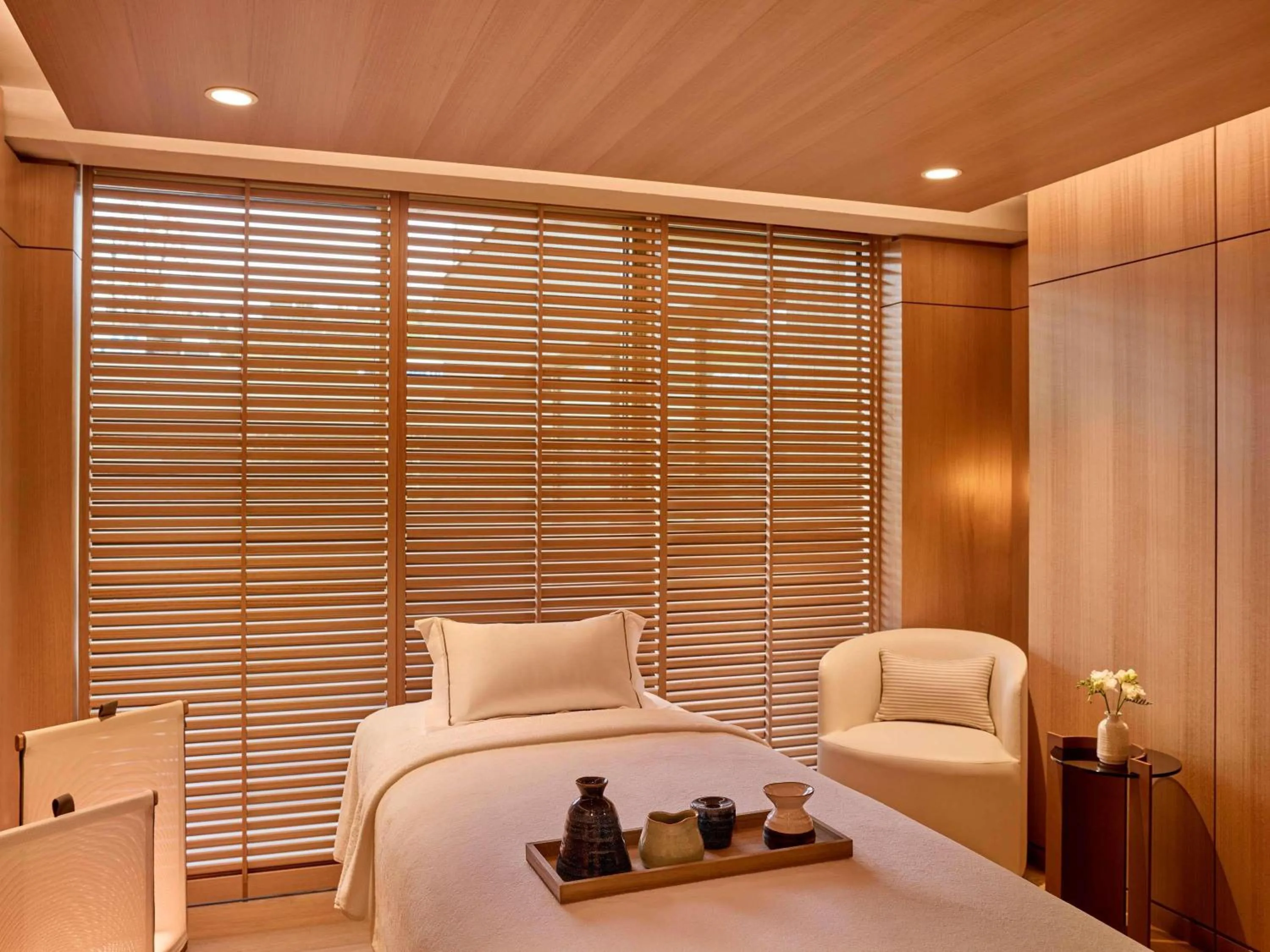 Spa and wellness centre/facilities, Bed in Fairmont Golden Prague