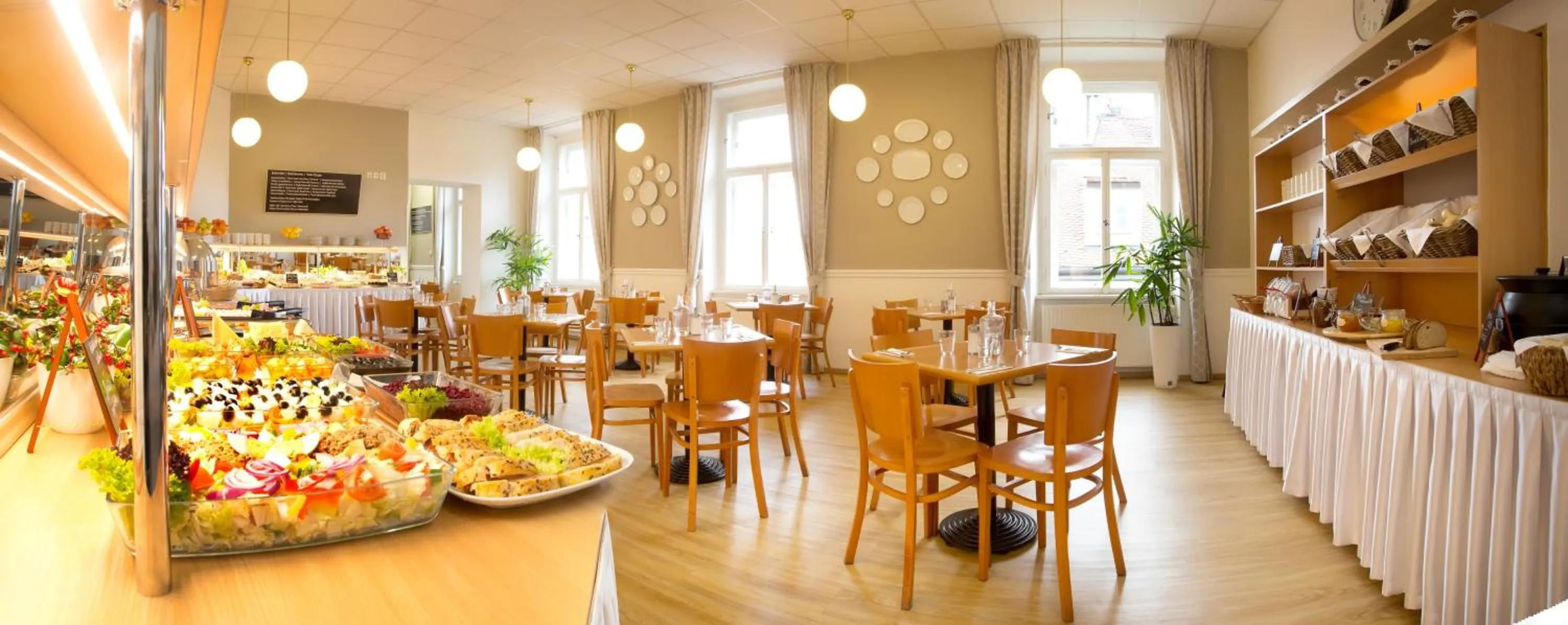 Restaurant/places to eat in Metropolitan Old Town Hotel - Czech Leading Hotels