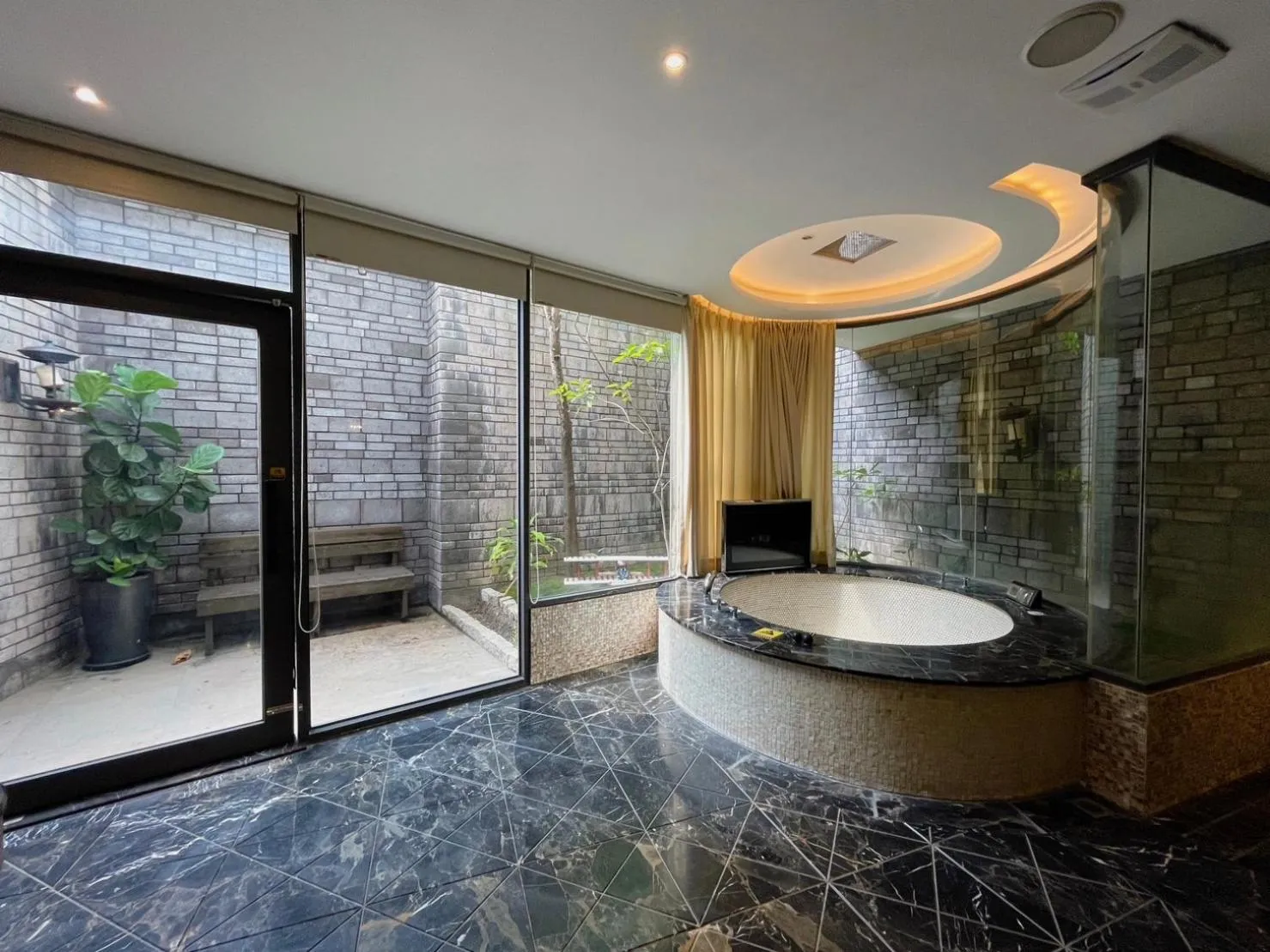 The Castle Ballet Taichung A Boutique Hotel