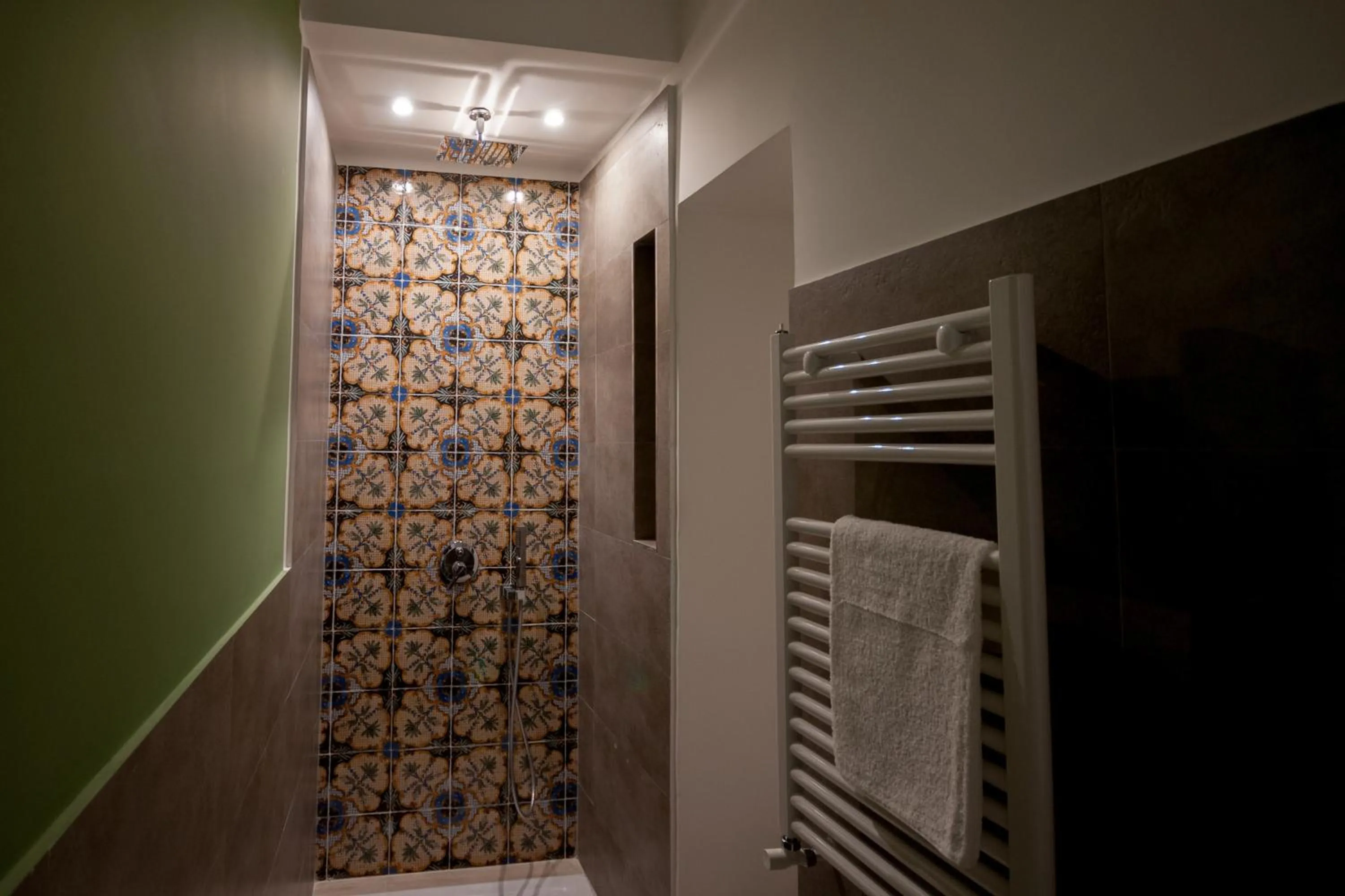 Shower, Bed in B&B Ponticello