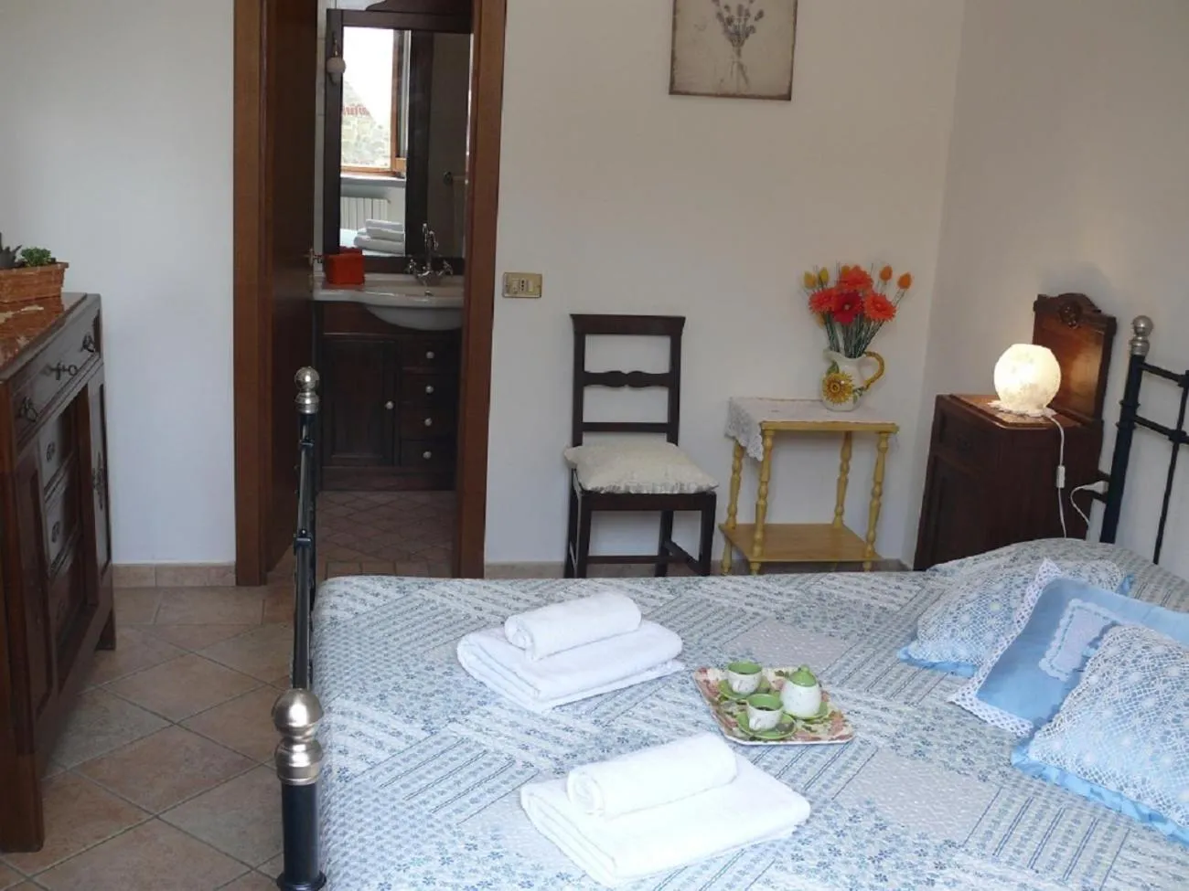 Bedroom, Bed in Antica Bottega di Vinci