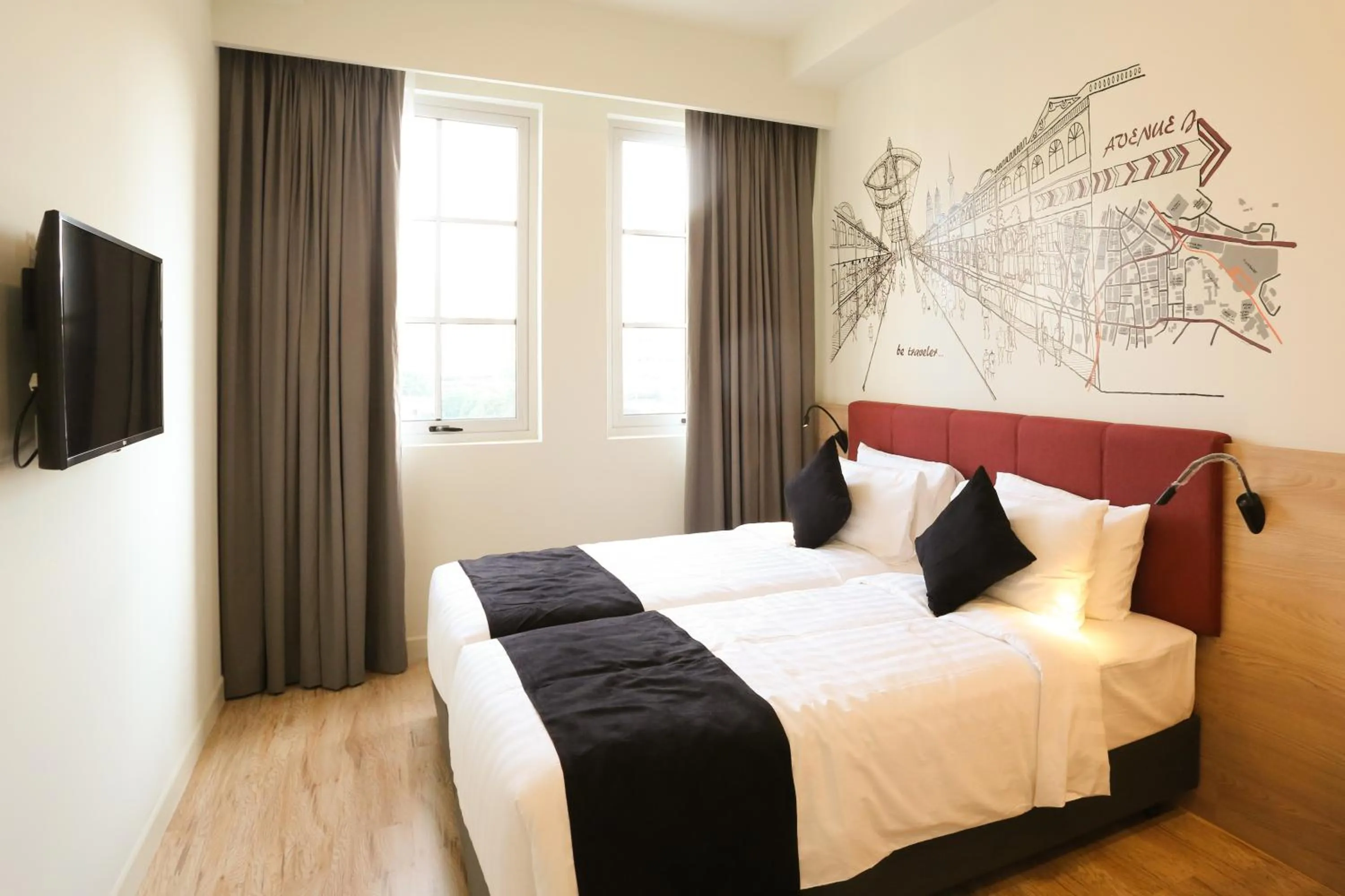 Avenue J Hotel, Central Market