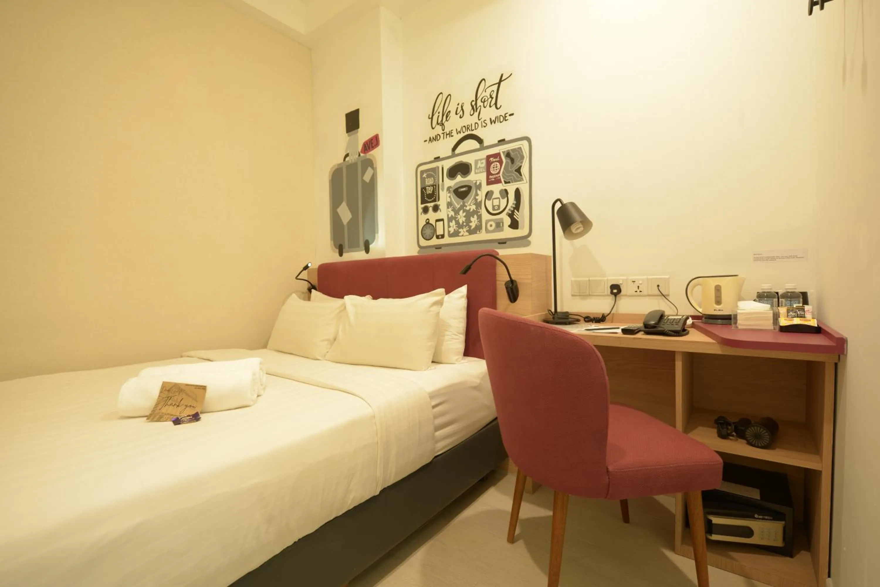 Avenue J Hotel, Central Market