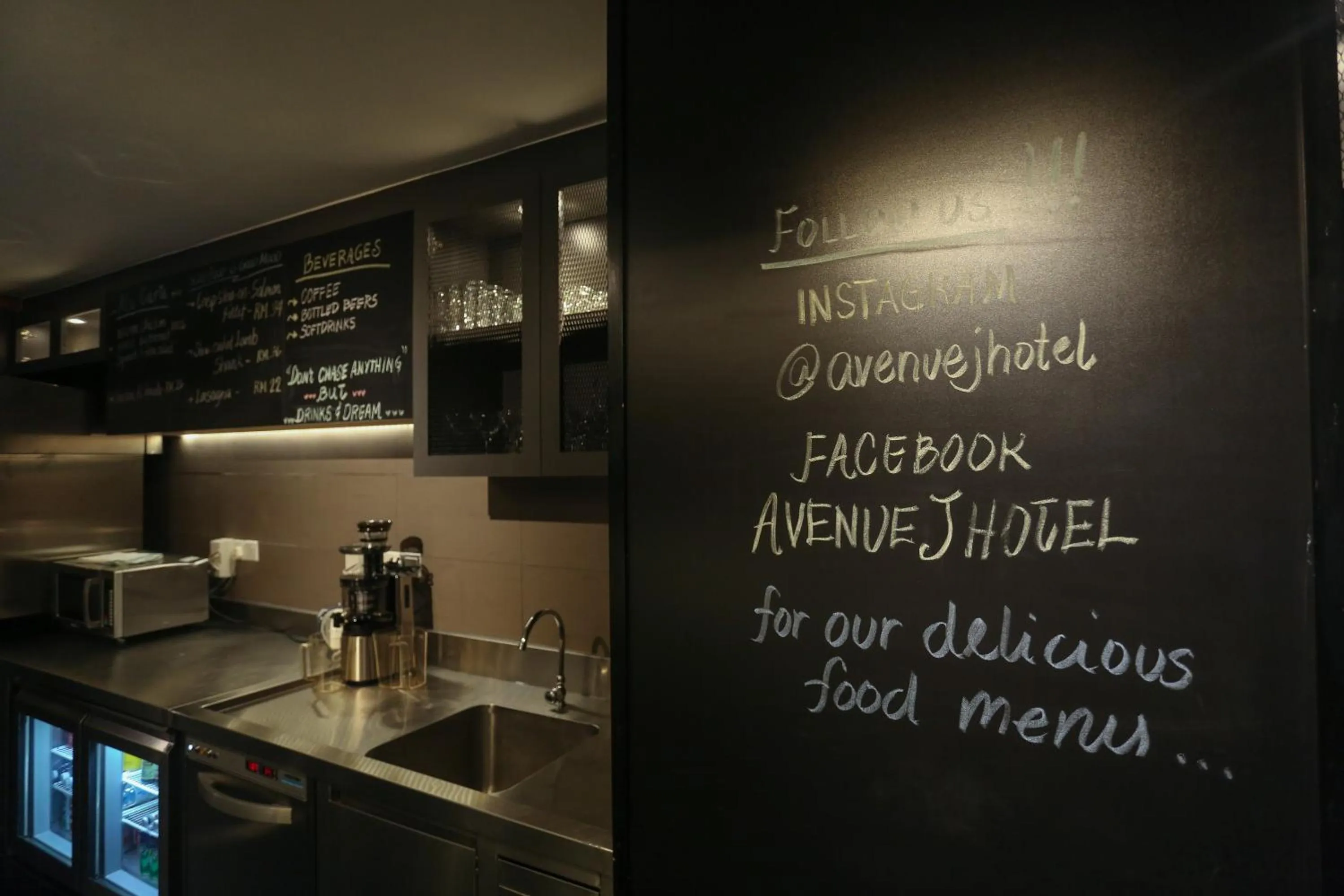 Avenue J Hotel, Central Market