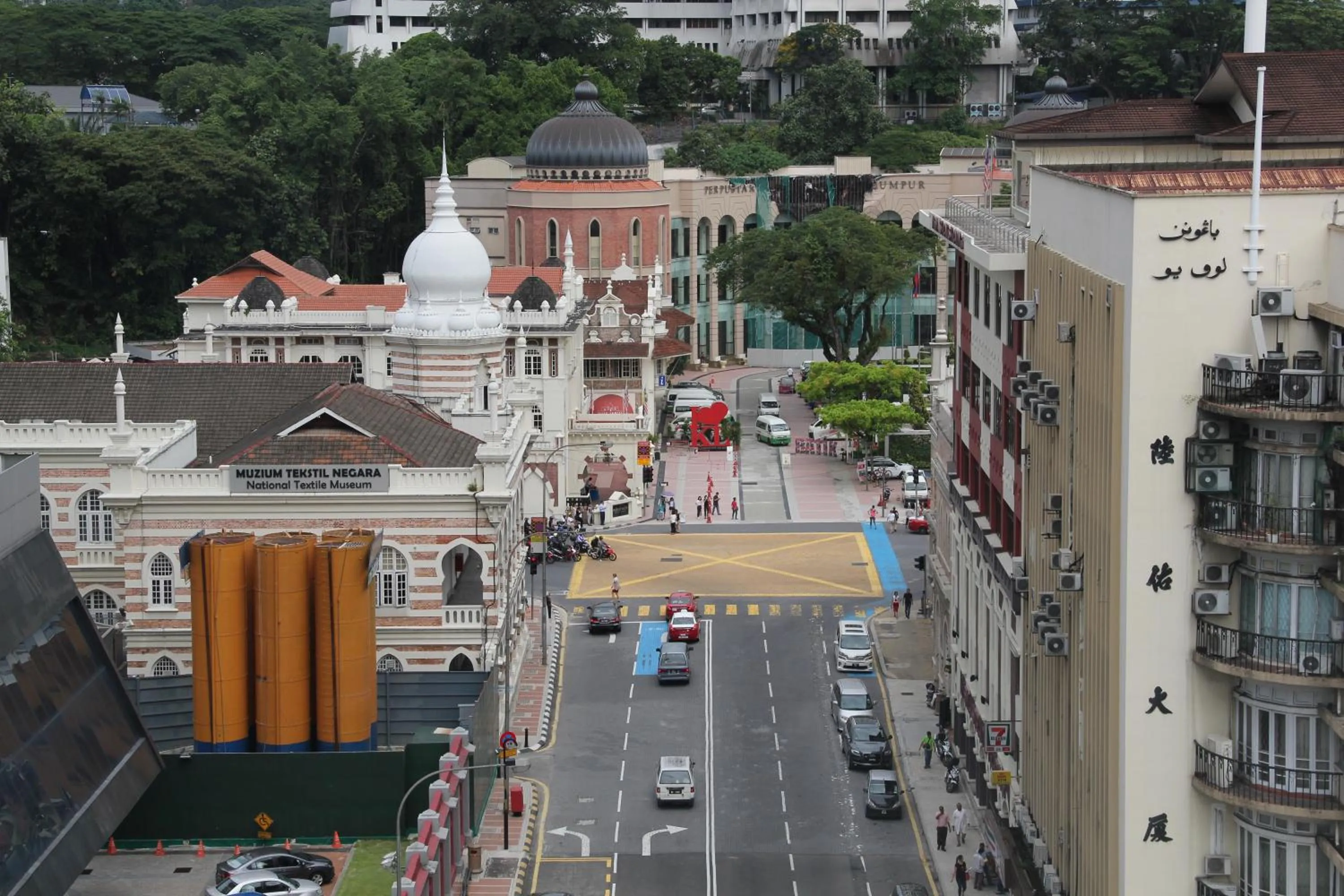 Nearby landmark in Avenue J Hotel, Central Market