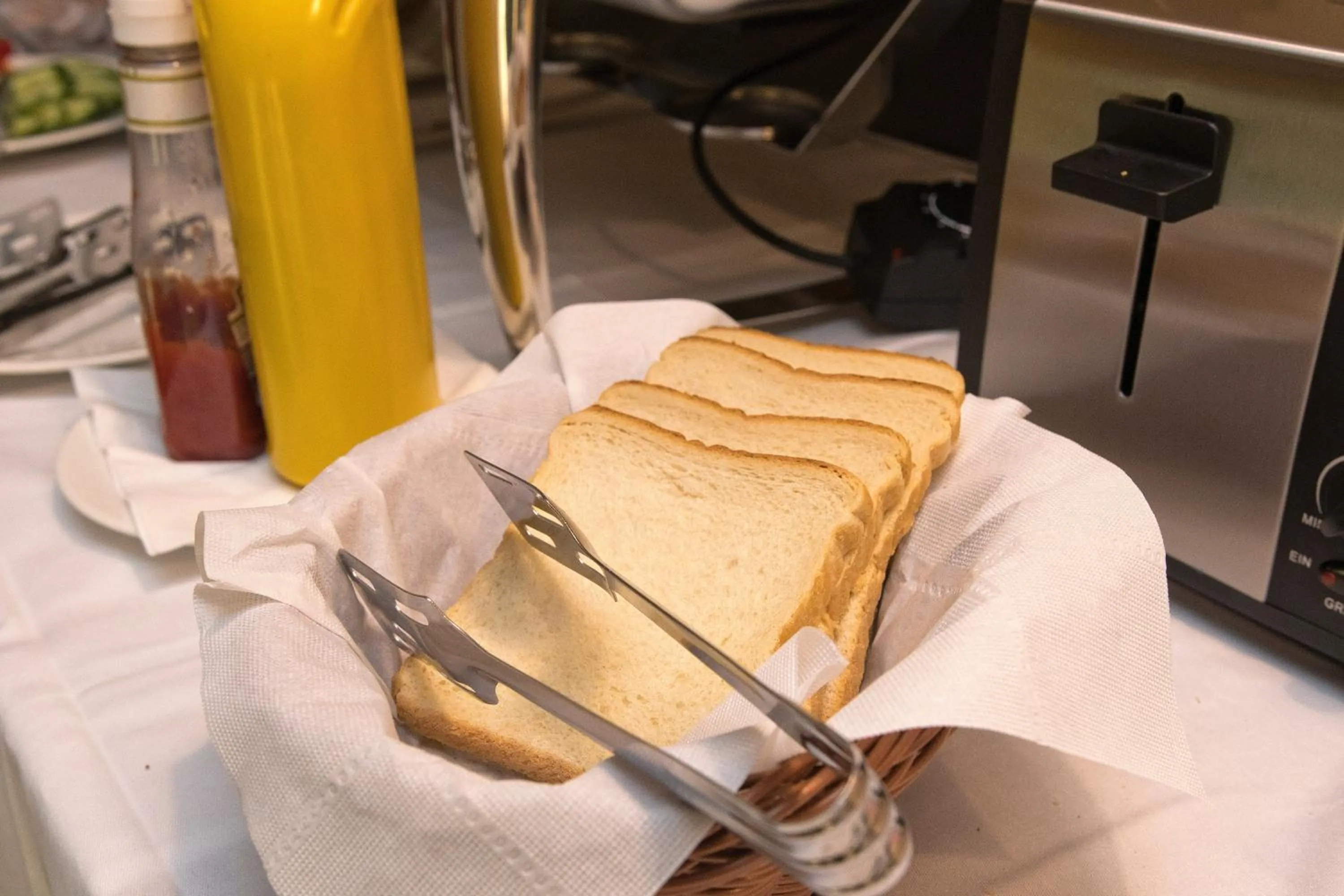 Buffet breakfast in Hotel Art