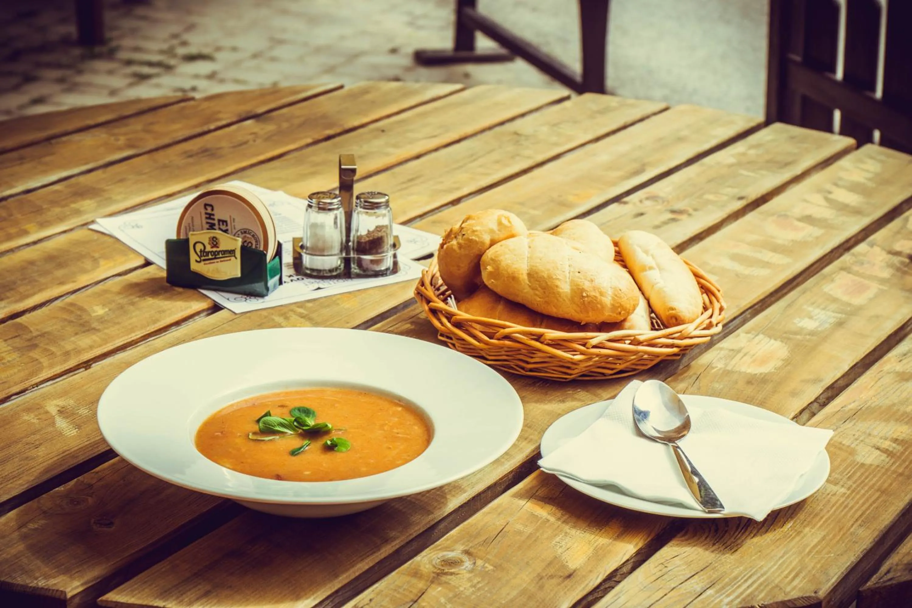 Restaurant/places to eat in Hotel Esprit