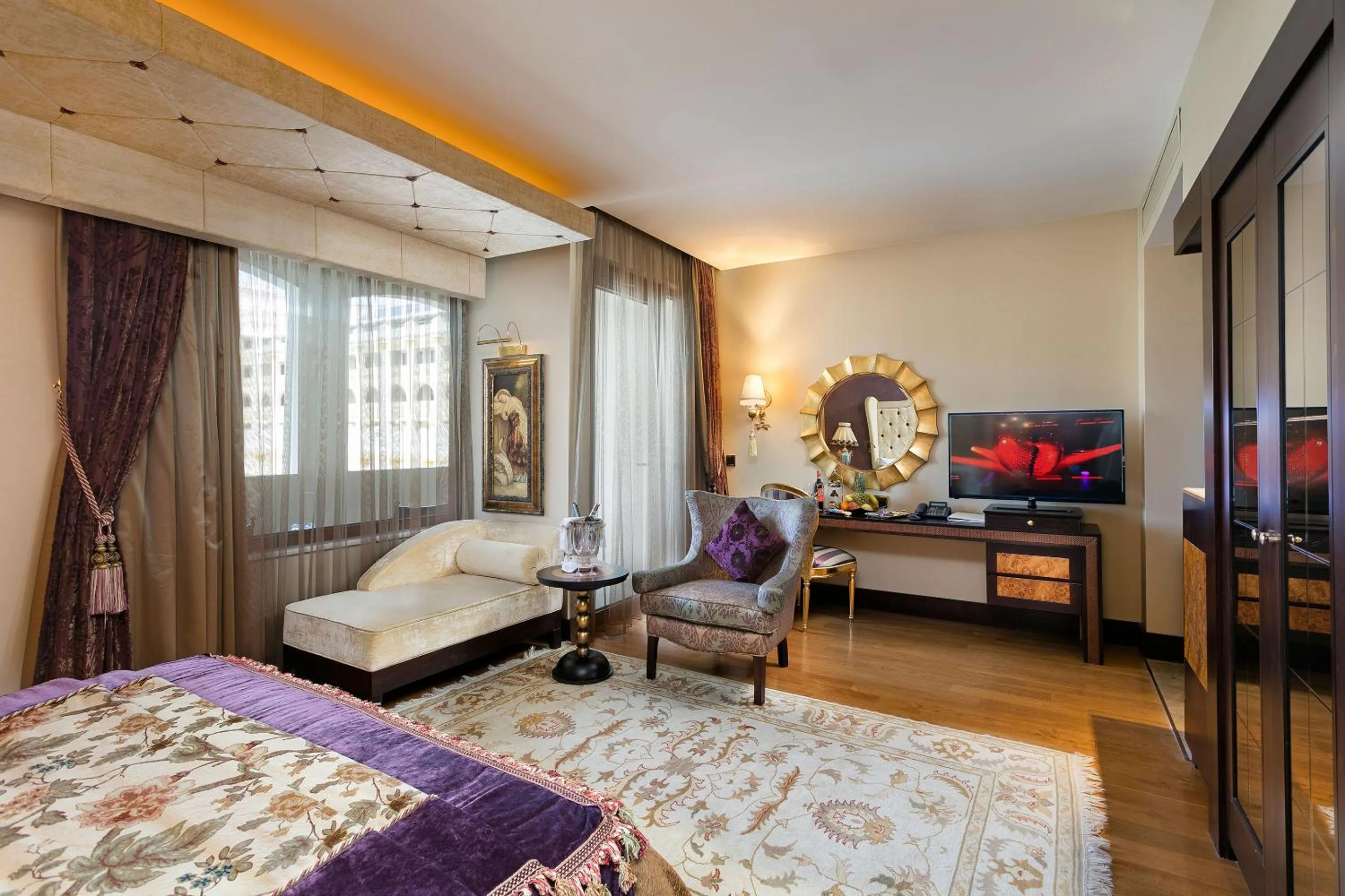 TV and multimedia, Bed in Titanic Mardan Palace