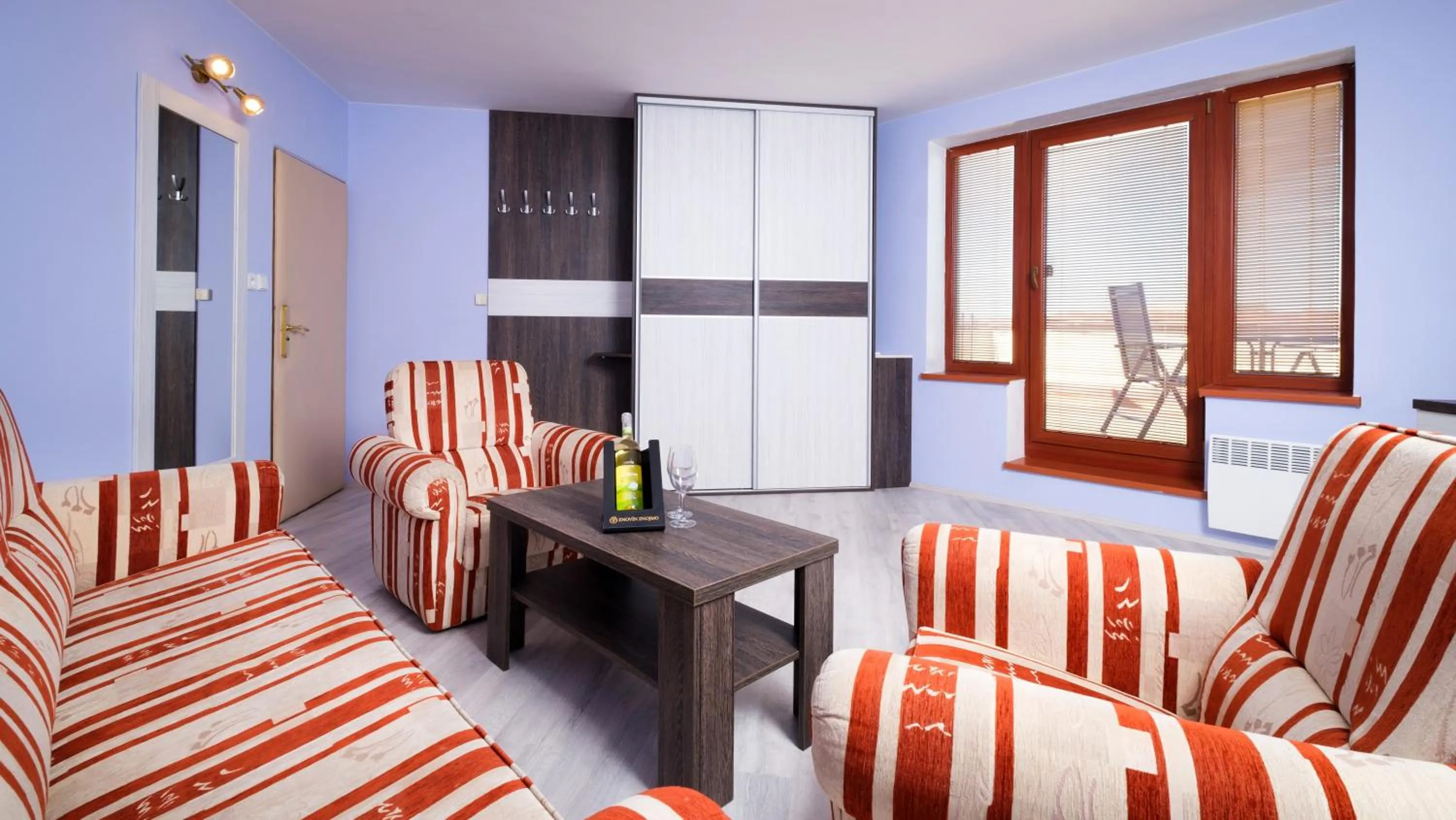 Living room, Bed in Hotel N