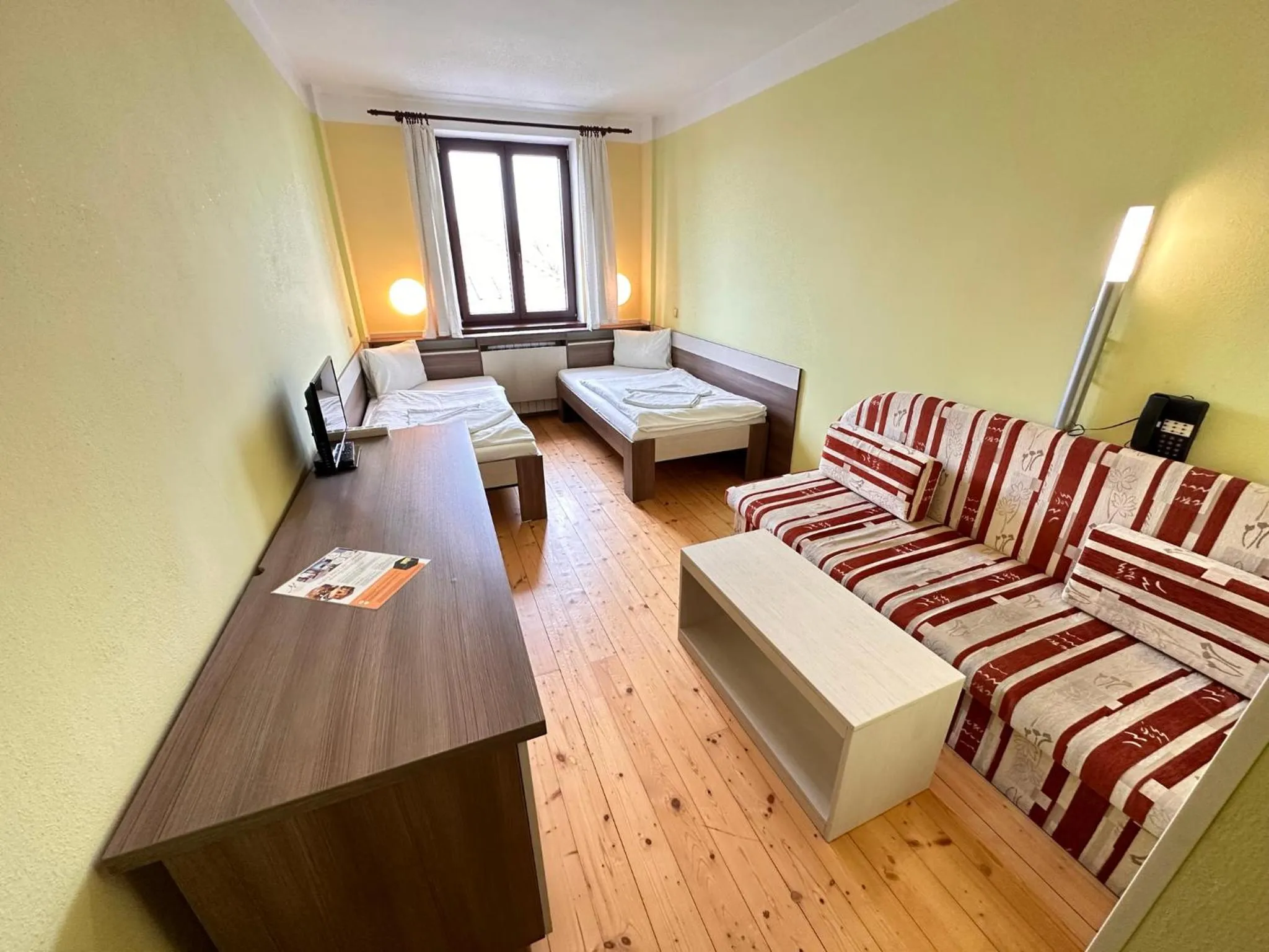 Photo of the whole room, Bed in Hotel N