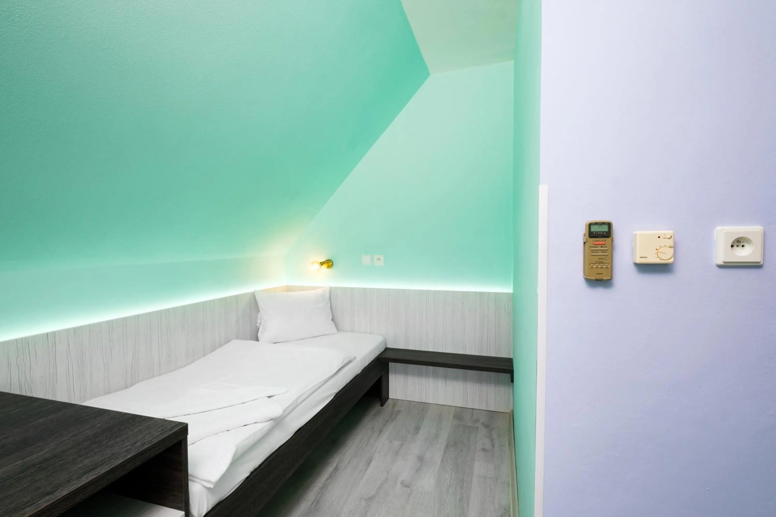 Bedroom, Bed in Hotel N