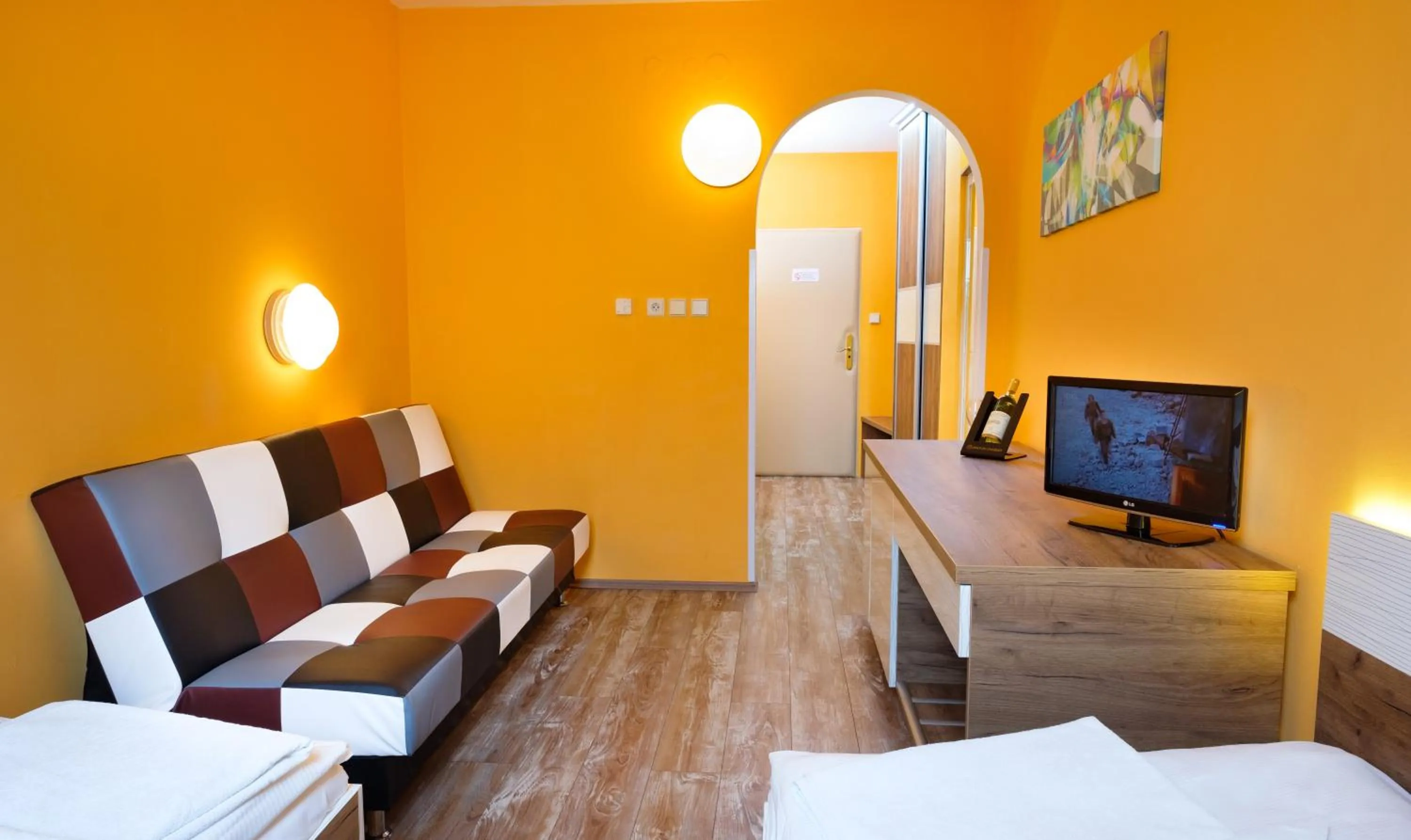 Photo of the whole room, Bed in Hotel N