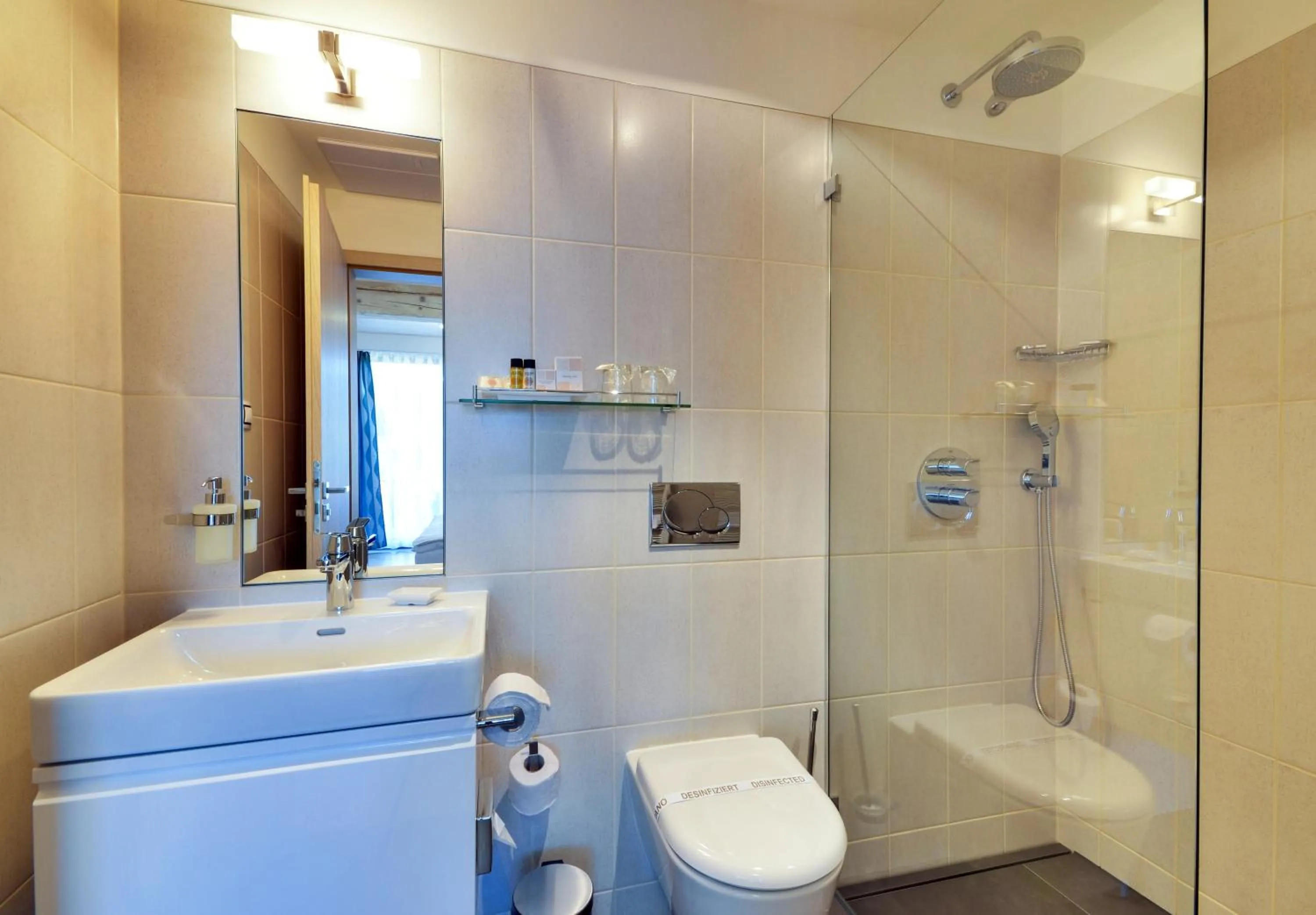 Bathroom in Green Inn Hotel