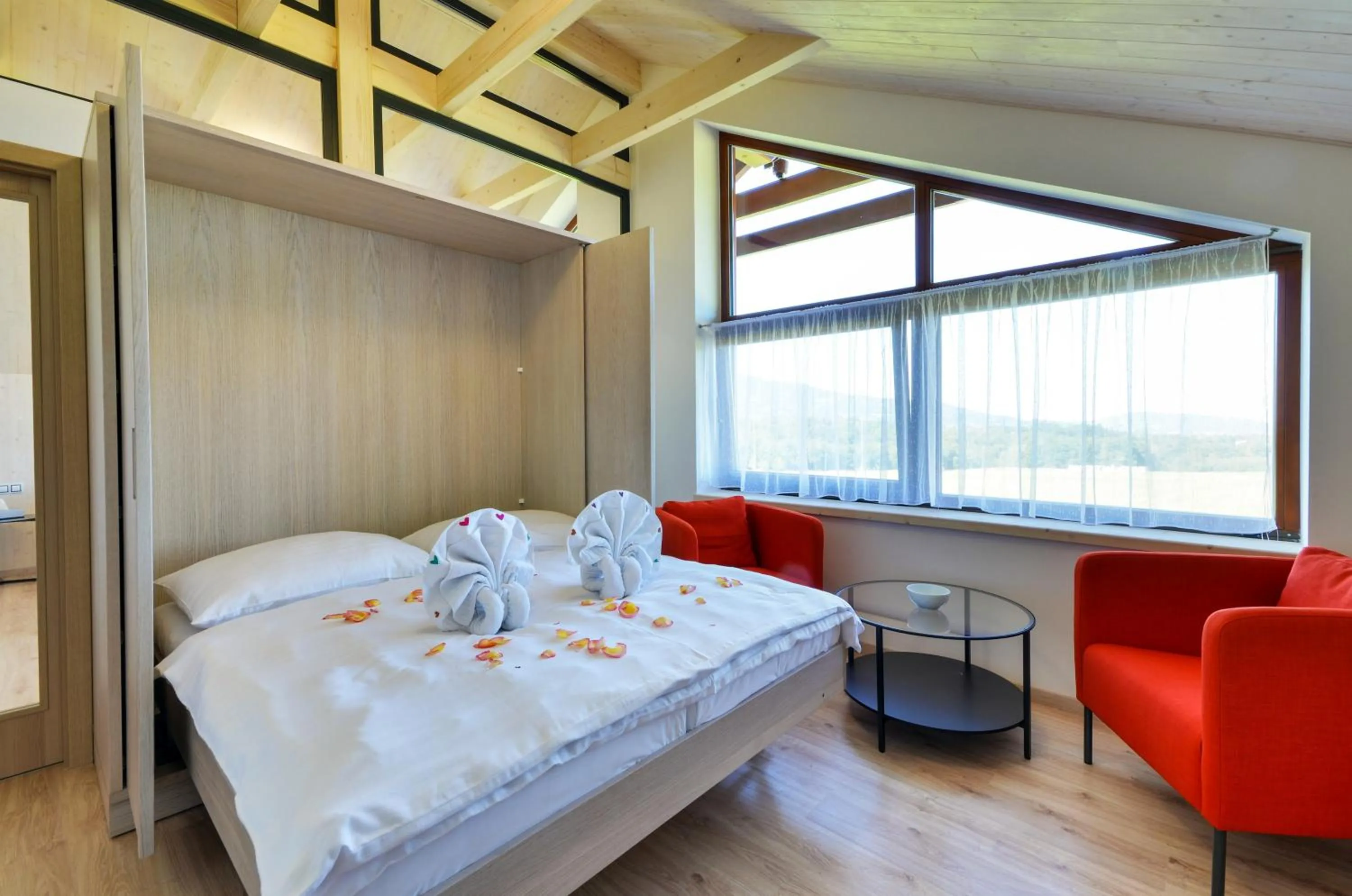 Bed in Green Inn Hotel