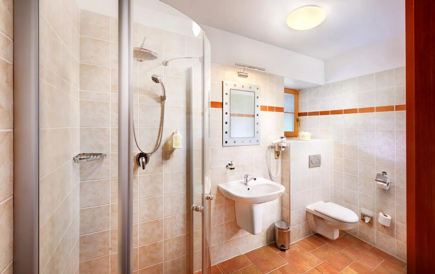 Bathroom in Green Inn Hotel