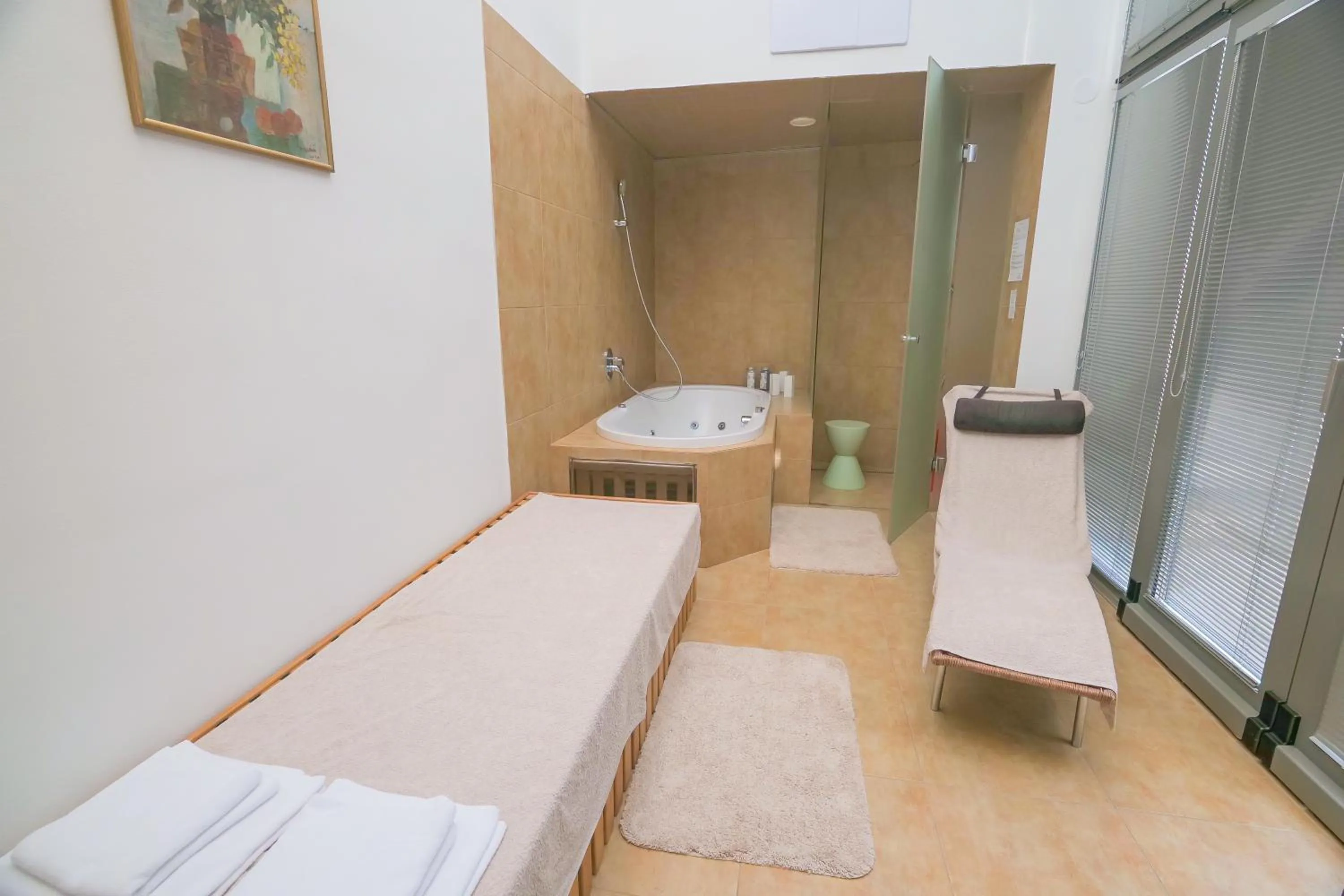 Hot Tub, Bed in Hotel Zlatá Hvězda