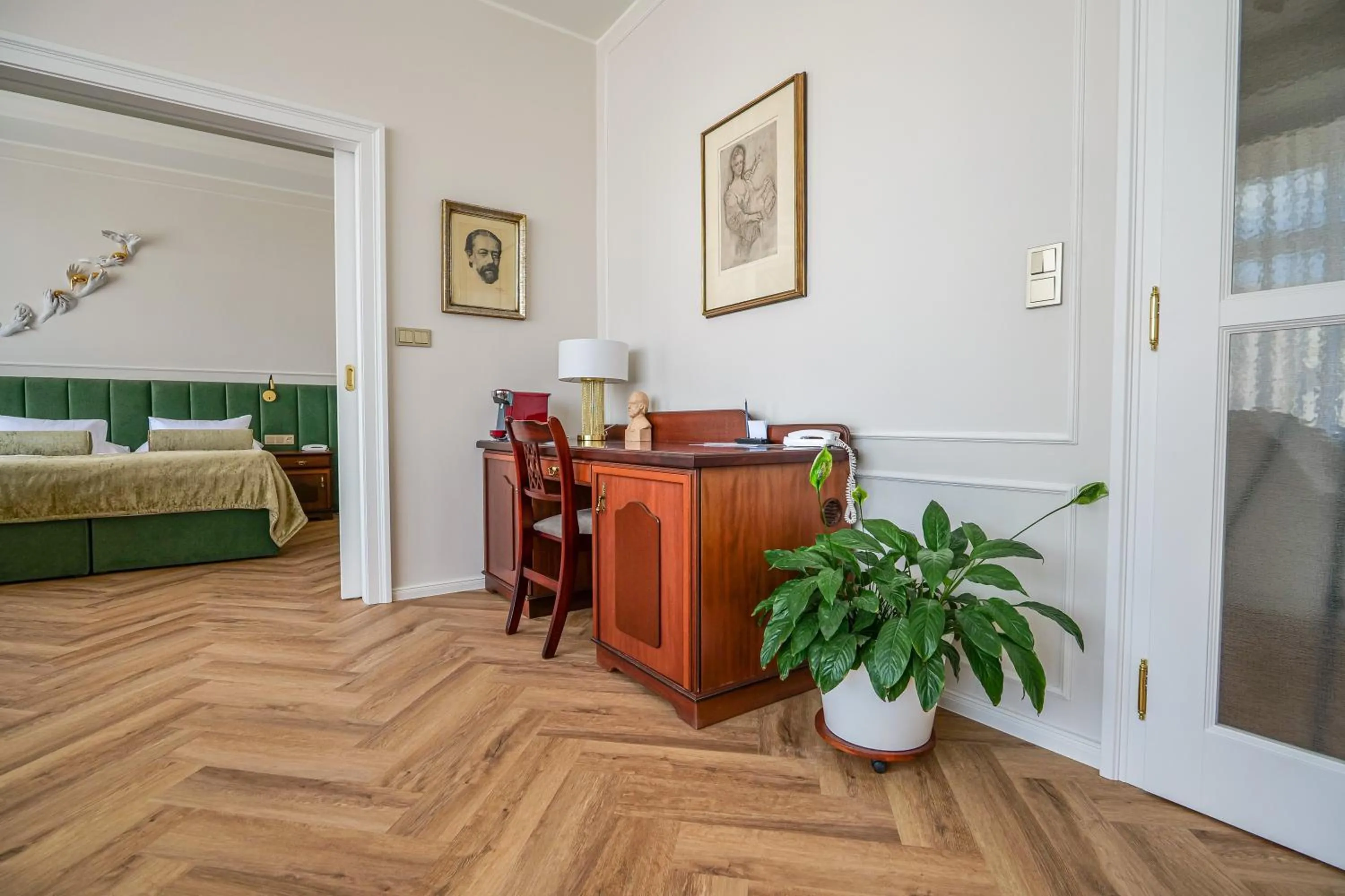 View (from property/room), Bed in Hotel Zlatá Hvězda