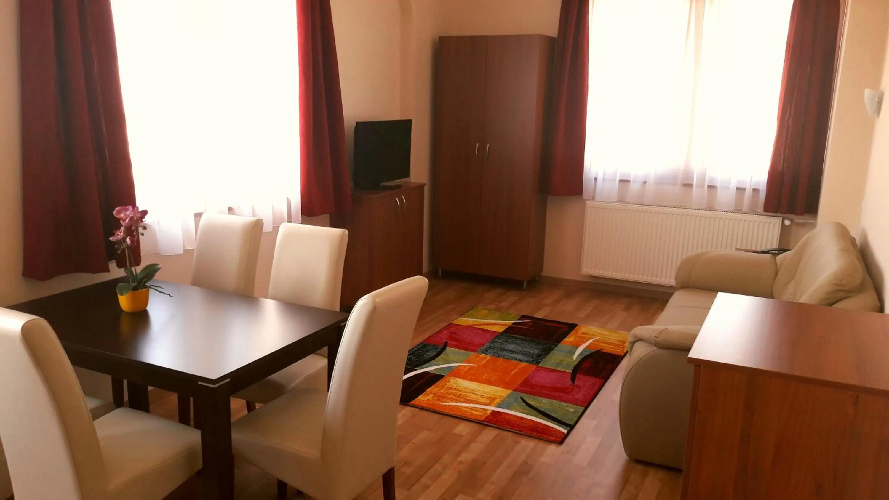 TV and multimedia in Diana Club Hotel