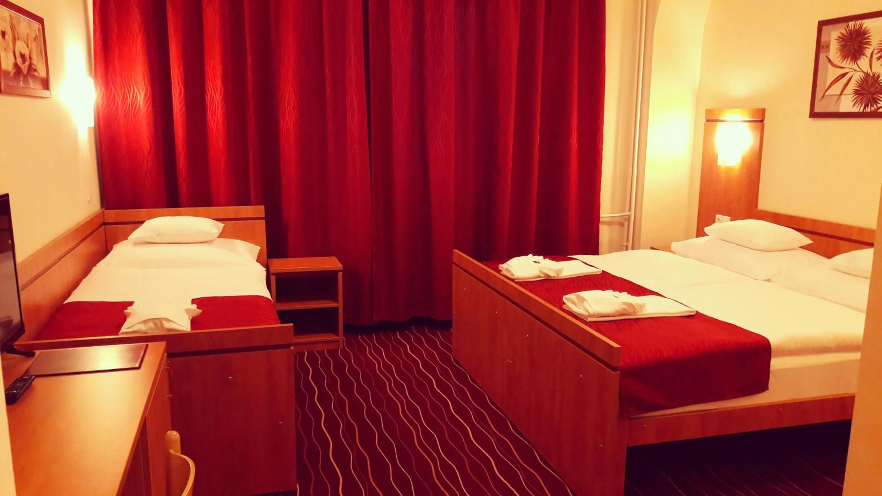 Photo of the whole room, Bed in Diana Club Hotel