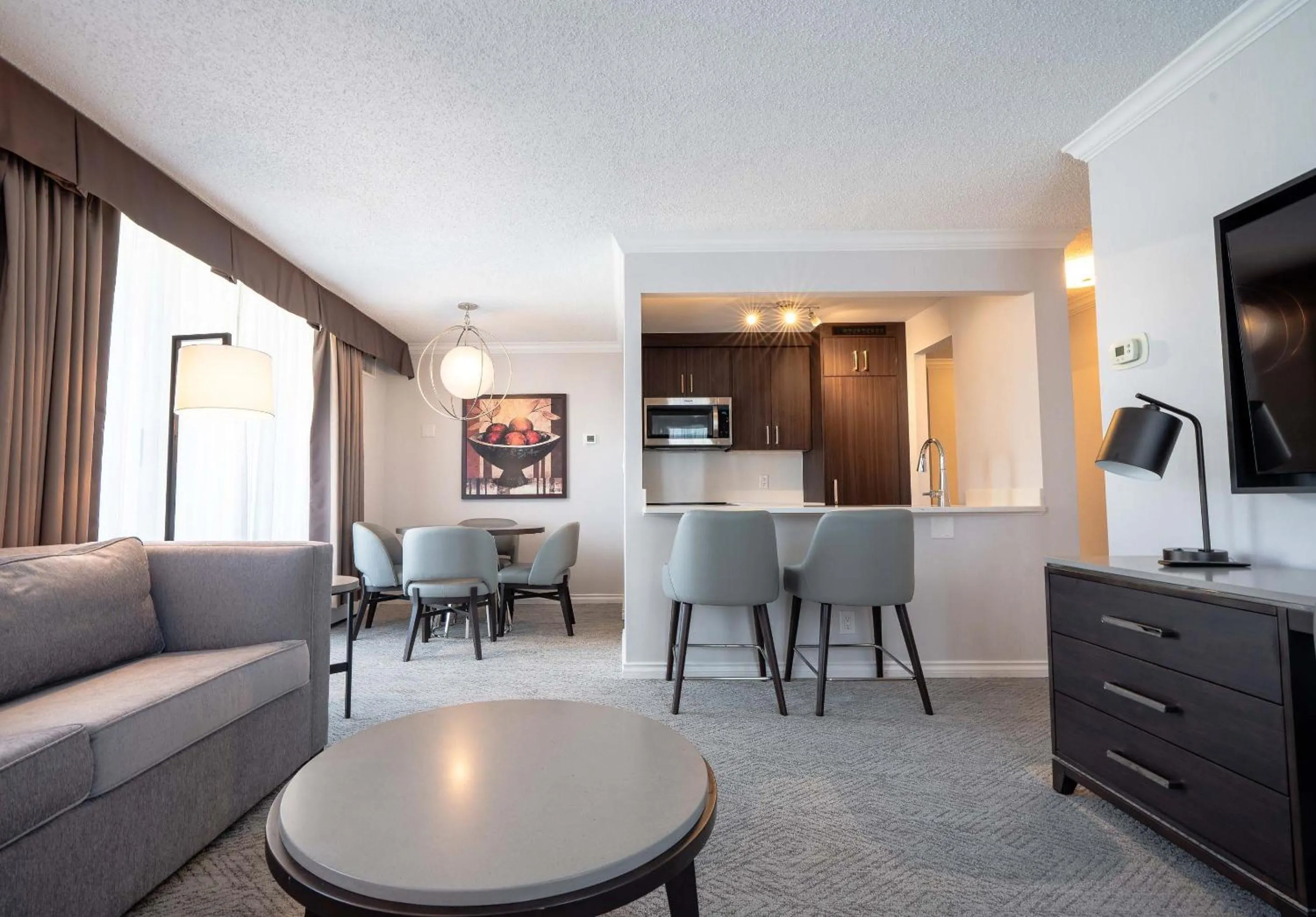 Living room in La Grande Residence at the Sutton Place Hotel