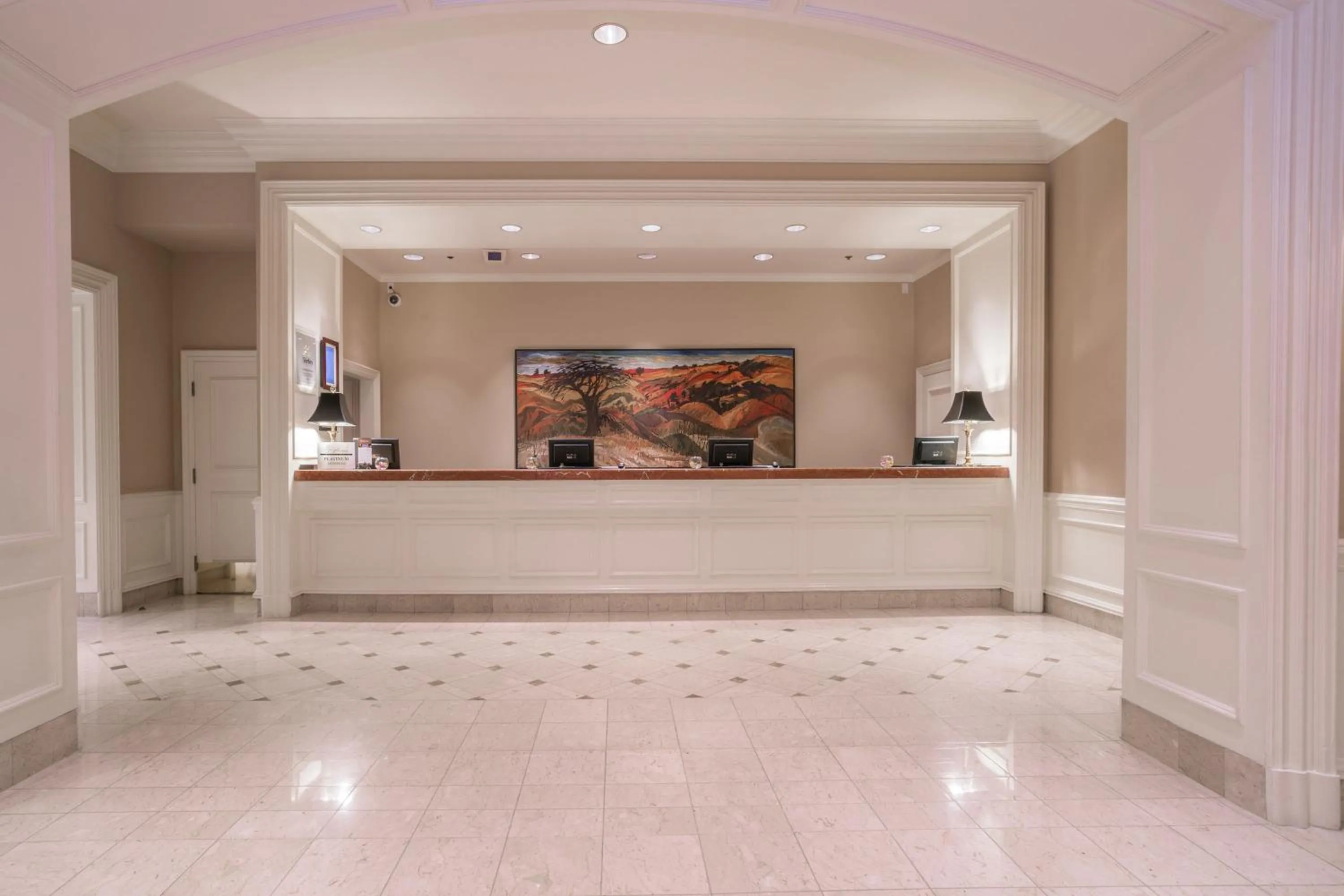Facade/entrance in La Grande Residence at the Sutton Place Hotel